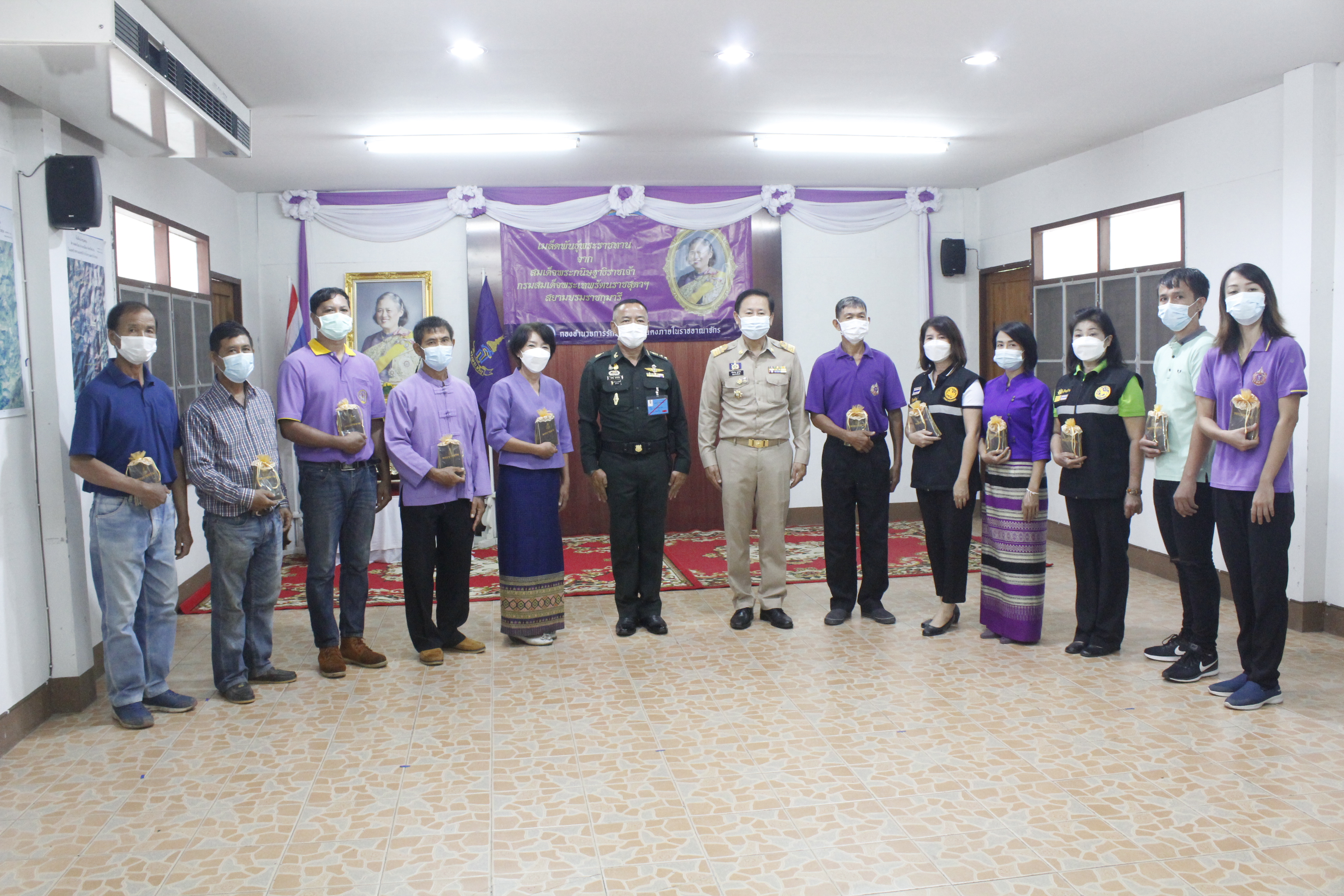 @ที่นี่เมืองน่าน@ พช.น่าน ร่วมพิธีรับมอบเมล็ดพันธุ์พืชพระราชทานจากสมเด็จพระกนิษฐาธิราชเจ้า กรมสมเด็จพระเทพรัตนราชสุดาฯ สยามบรมราชกุมารี