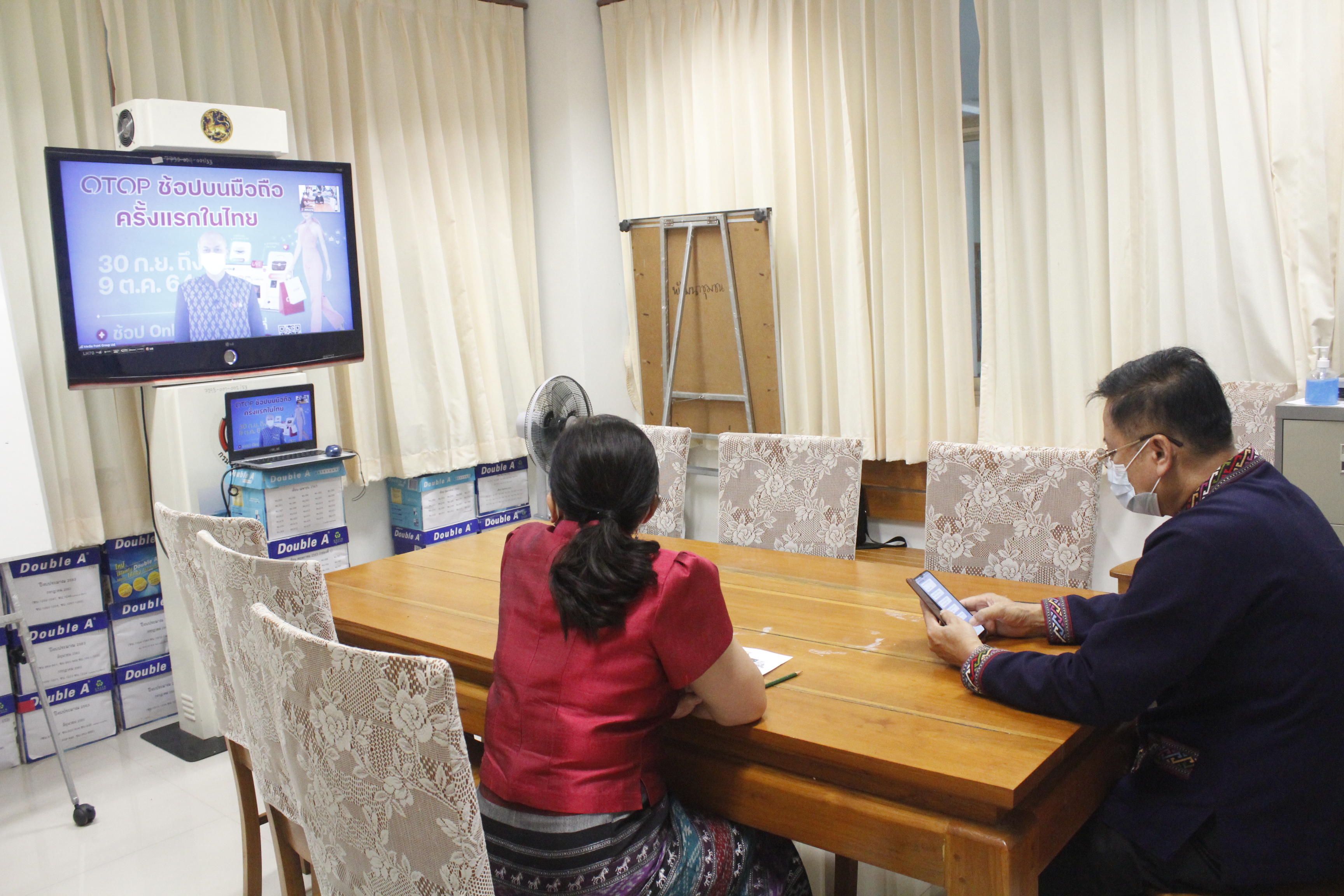 @ที่นี่เมืองน่าน@ พช.น่าน ร่วมพิธีเปิดงาน OTOP ศิลปาชีพประทีปไทย OTOP ก้าวไกลด้วยพระบารมี