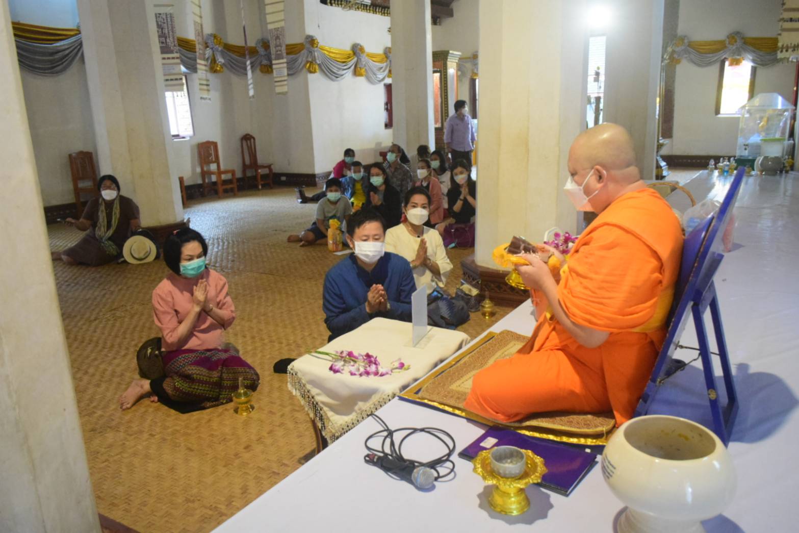 @ที่นี่เมืองน่าน@ พช.น่าน : ร่วมพิธีจารอักขระแผ่นโลหะมงคล เพื่อเตรียมการจัดพิธีหล่อพระพุทธรูป และเหรียญพระพุทธพัฒนปชานาถ เนื่องในโอกาสครบรอบ 60 ปี สถาปนากรมการพัฒนาชุมชน