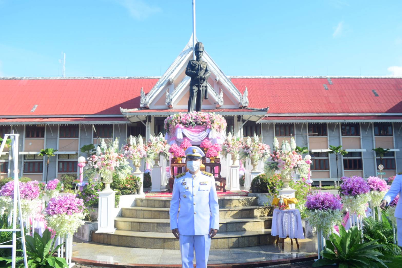 @ที่นี่เมืองน่าน@ “พช.น่าน ร่วมพิธีวางพวงมาลาน้อมรำลึกเนื่องในวันคล้ายวันสวรรคตพระบาทสมเด็จพระจุลจอมเกล้าเจ้าอยู่หัว 23 ตุลาคม 2564”