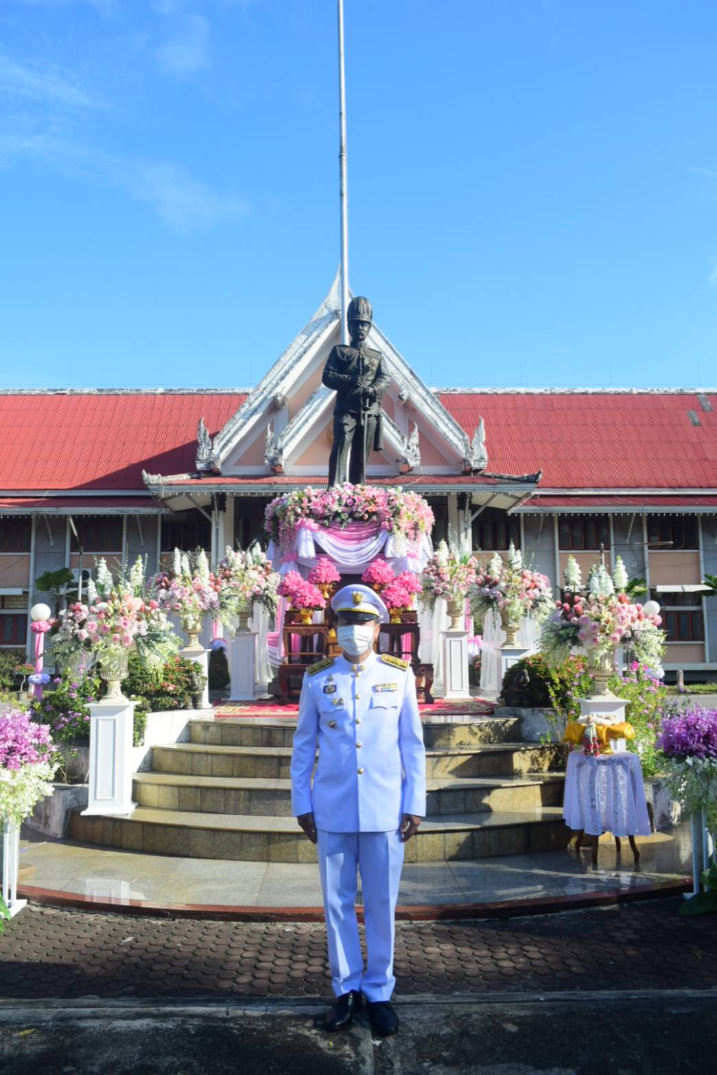 @ที่นี่เมืองน่าน@ “พช.น่าน ร่วมพิธีวางพวงมาลาน้อมรำลึกเนื่องในวันคล้ายวันสวรรคตพระบาทสมเด็จพระจุลจอมเกล้าเจ้าอยู่หัว 23 ตุลาคม 2564”