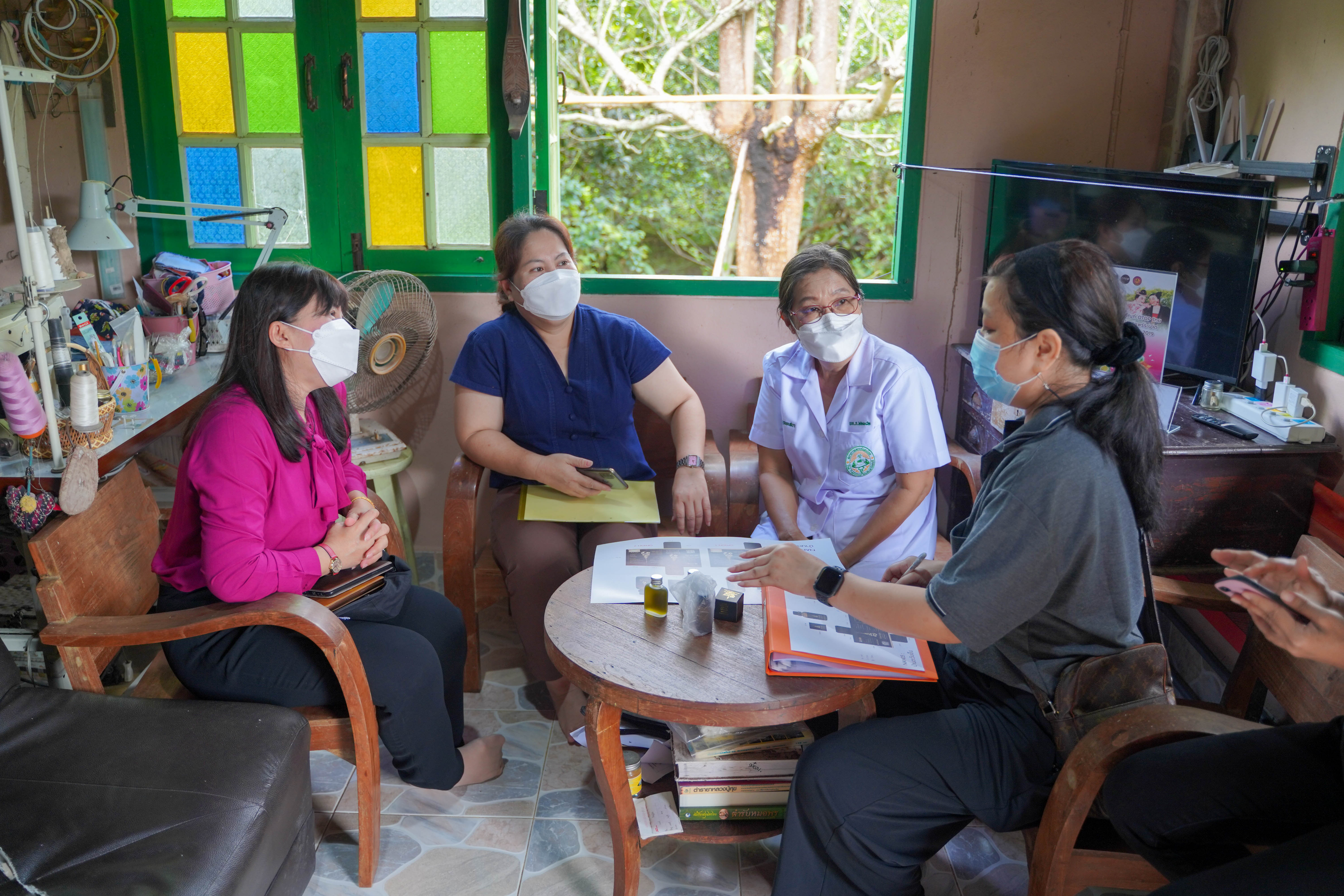 @ที่นี่เมืองน่าน@ พช.น่าน ดำเนินโครงการพัฒนาผลิตภัณฑ์ OTOP ไทยเพื่อสู้ภัยสถานการณ์การแพร่ระบาดของโรคติดเชื้อไวรัสโคโรนา 2019 (COVID-19)