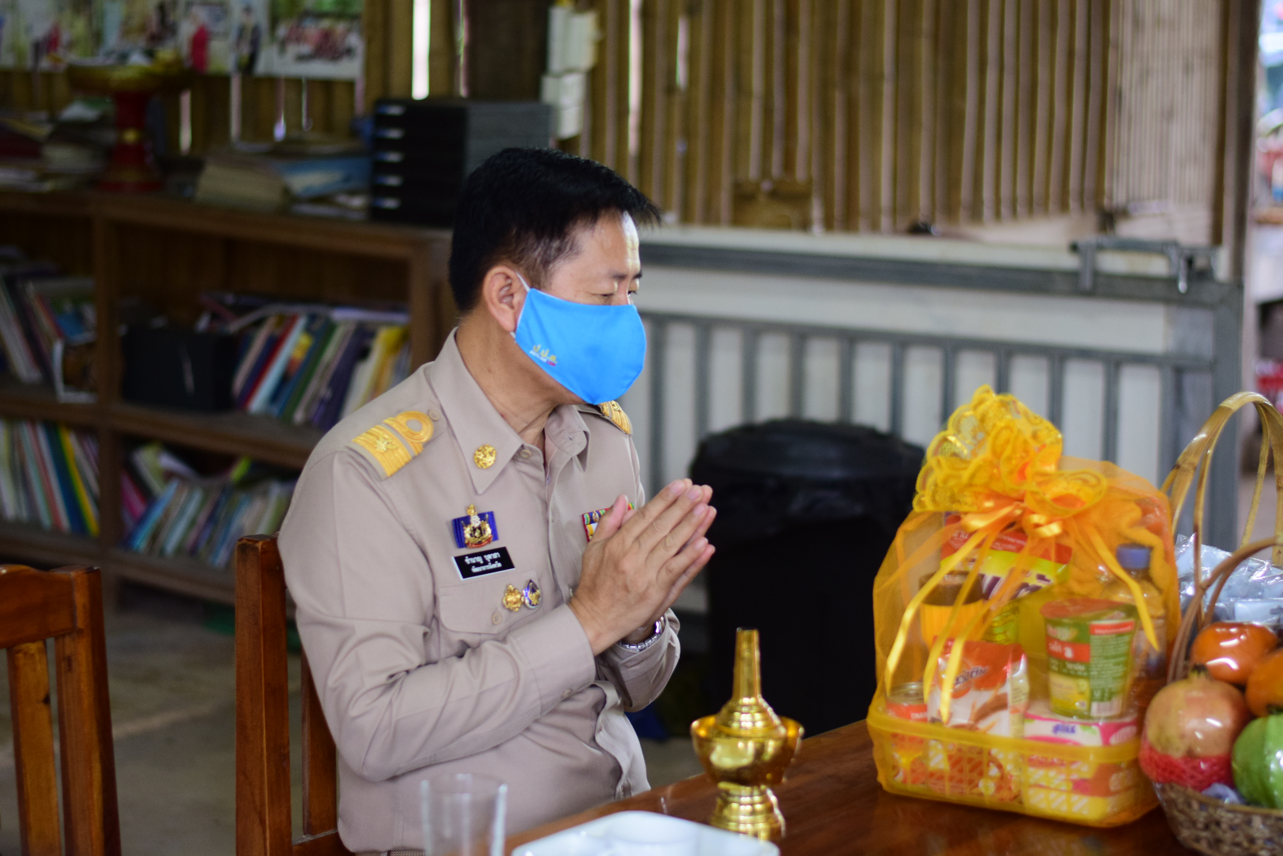 @ที่นี่เมืองน่าน@ พช.น่าน ร่วมถวายโล่รางวัลเชิดชูเกียรติบุคคลต้นแบบการน้อมนำแนวพระราชดำริของสมเด็จพระกนิษฐาธิราชเจ้า กรมสมเด็จพระเทพรัตนราชสุดาฯสยามบรมราชกุมารี สร้างความมั่นคงทางอาหารสู่ปฏิบัติการ 90 วันปลูกผักสวนครัวเพื่อสร้างความมั่นคงทางอาหาร รอบ 2  ประเภทผู้นำทางศาสนา เขตตรวจราชการที่ 16