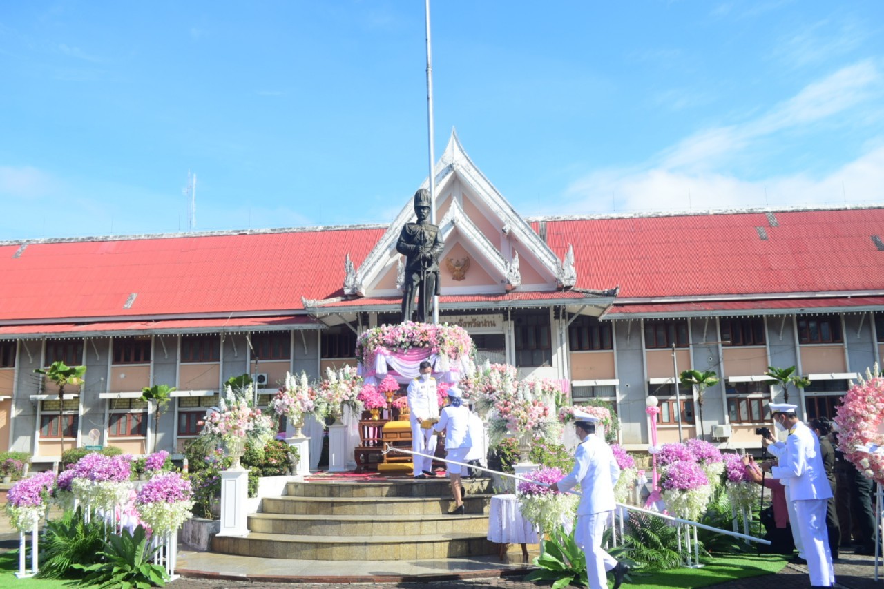 @ที่นี่เมืองน่าน@ “พช.น่าน ร่วมพิธีวางพวงมาลาน้อมรำลึกเนื่องในวันคล้ายวันสวรรคตพระบาทสมเด็จพระจุลจอมเกล้าเจ้าอยู่หัว 23 ตุลาคม 2564”
