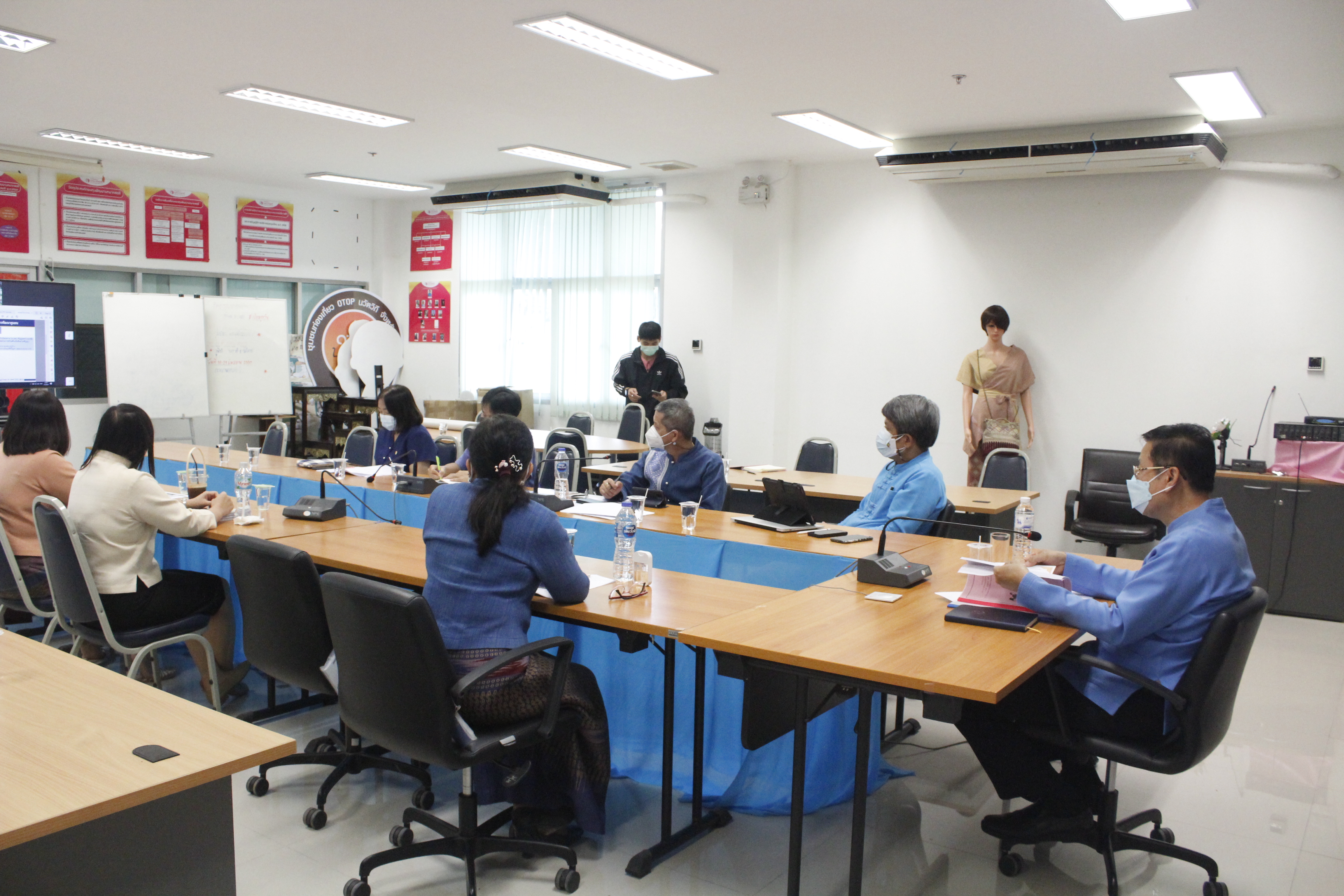 @ที่นี่เมืองน่าน@ พช.น่าน ร่วมรับฟังการประชุมกรมการพัฒนาชุมชน ครั้งที่ 10 /2564 ผ่านระบบวีดิทัศน์ทางไกล (VDO CONFERENCE)  