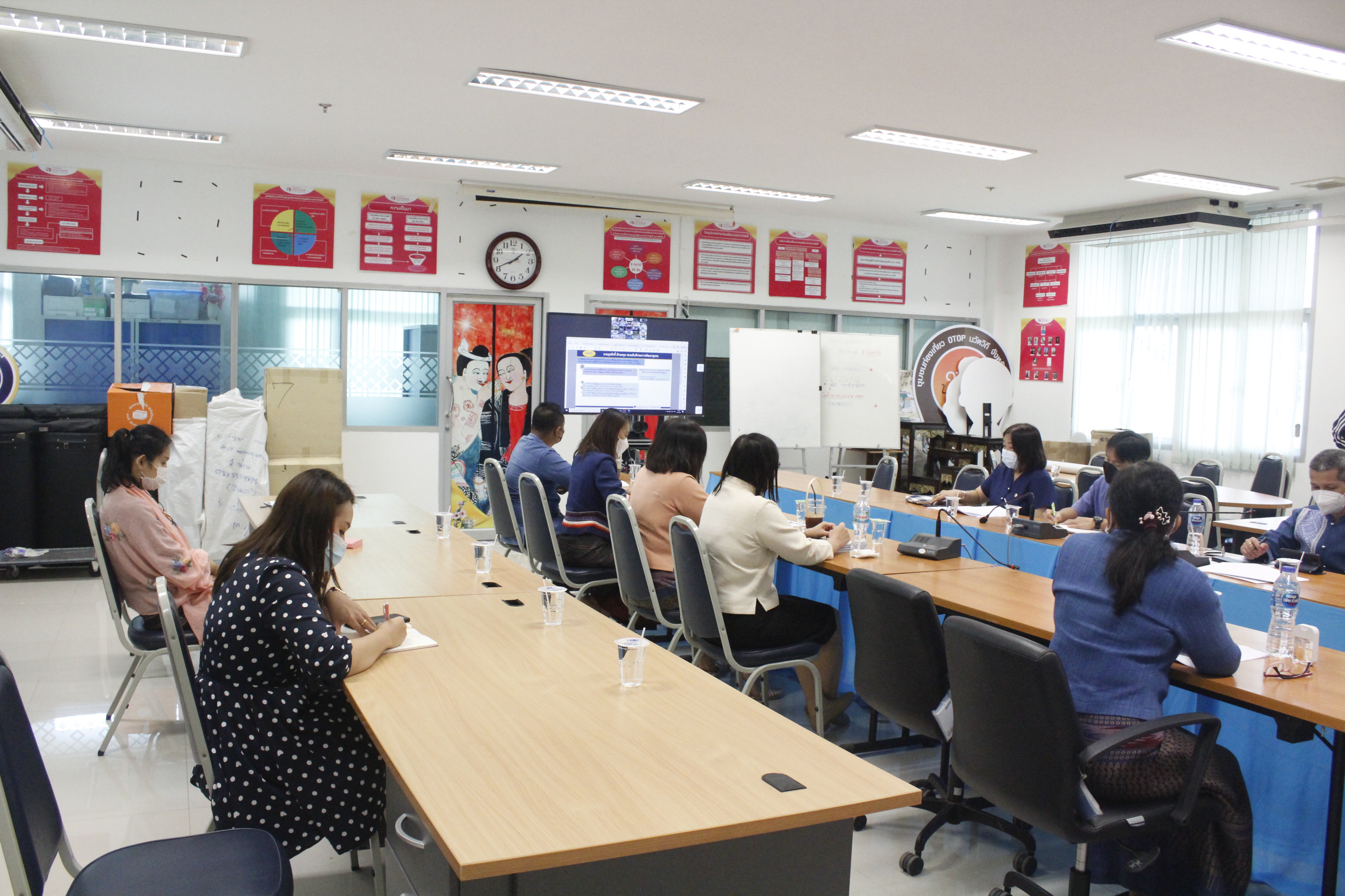 @ที่นี่เมืองน่าน@ พช.น่าน ร่วมรับฟังการประชุมกรมการพัฒนาชุมชน ครั้งที่ 10 /2564 ผ่านระบบวีดิทัศน์ทางไกล (VDO CONFERENCE)  