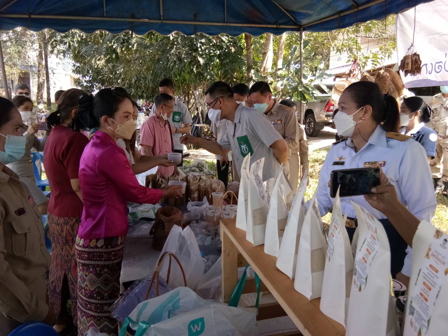 @ที่นี่เมืองน่าน@ พช.น่าน ร่วมโครงการ จังหวัดเคลื่อนที่ “บำบัดทุกข์ บำรุงสุข สร้างรอยยิ้มให้ประชาชน” ประจำปีงบประมาณ พ.ศ. 2565