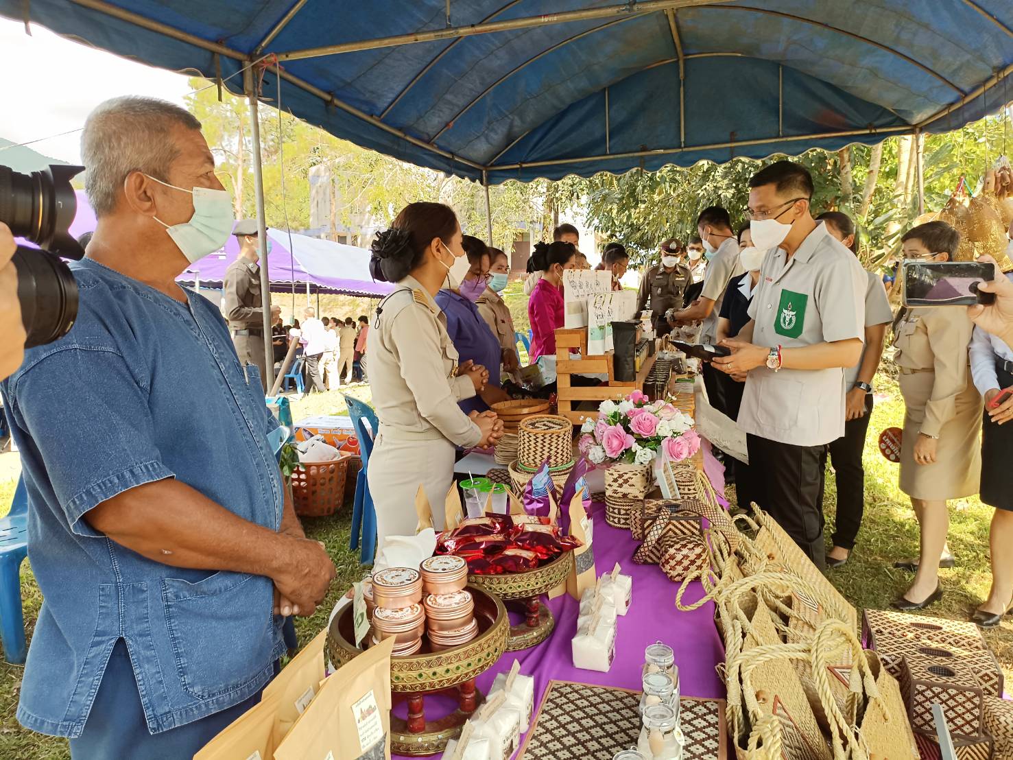 @ที่นี่เมืองน่าน@ พช.น่าน ร่วมโครงการ จังหวัดเคลื่อนที่ “บำบัดทุกข์ บำรุงสุข สร้างรอยยิ้มให้ประชาชน” ประจำปีงบประมาณ พ.ศ. 2565