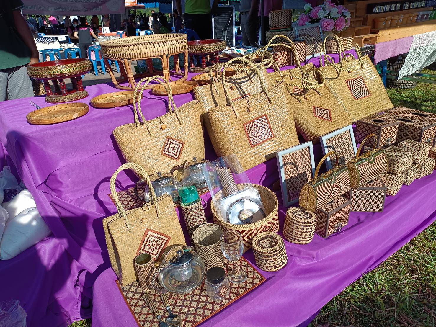 @ที่นี่เมืองน่าน@ พช.น่าน ร่วมโครงการ จังหวัดเคลื่อนที่ “บำบัดทุกข์ บำรุงสุข สร้างรอยยิ้มให้ประชาชน” ประจำปีงบประมาณ พ.ศ. 2565