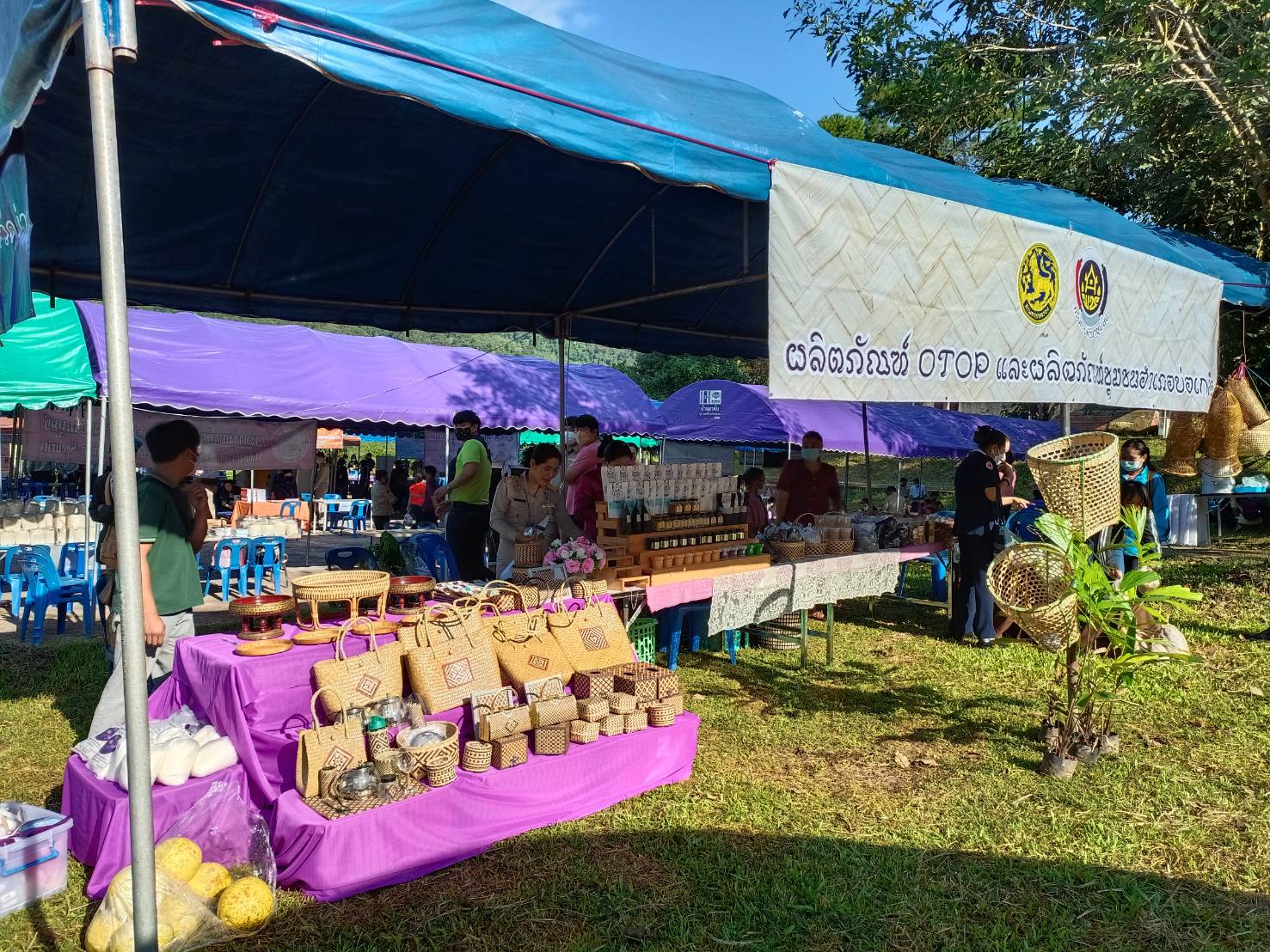 @ที่นี่เมืองน่าน@ พช.น่าน ร่วมโครงการ จังหวัดเคลื่อนที่ “บำบัดทุกข์ บำรุงสุข สร้างรอยยิ้มให้ประชาชน” ประจำปีงบประมาณ พ.ศ. 2565