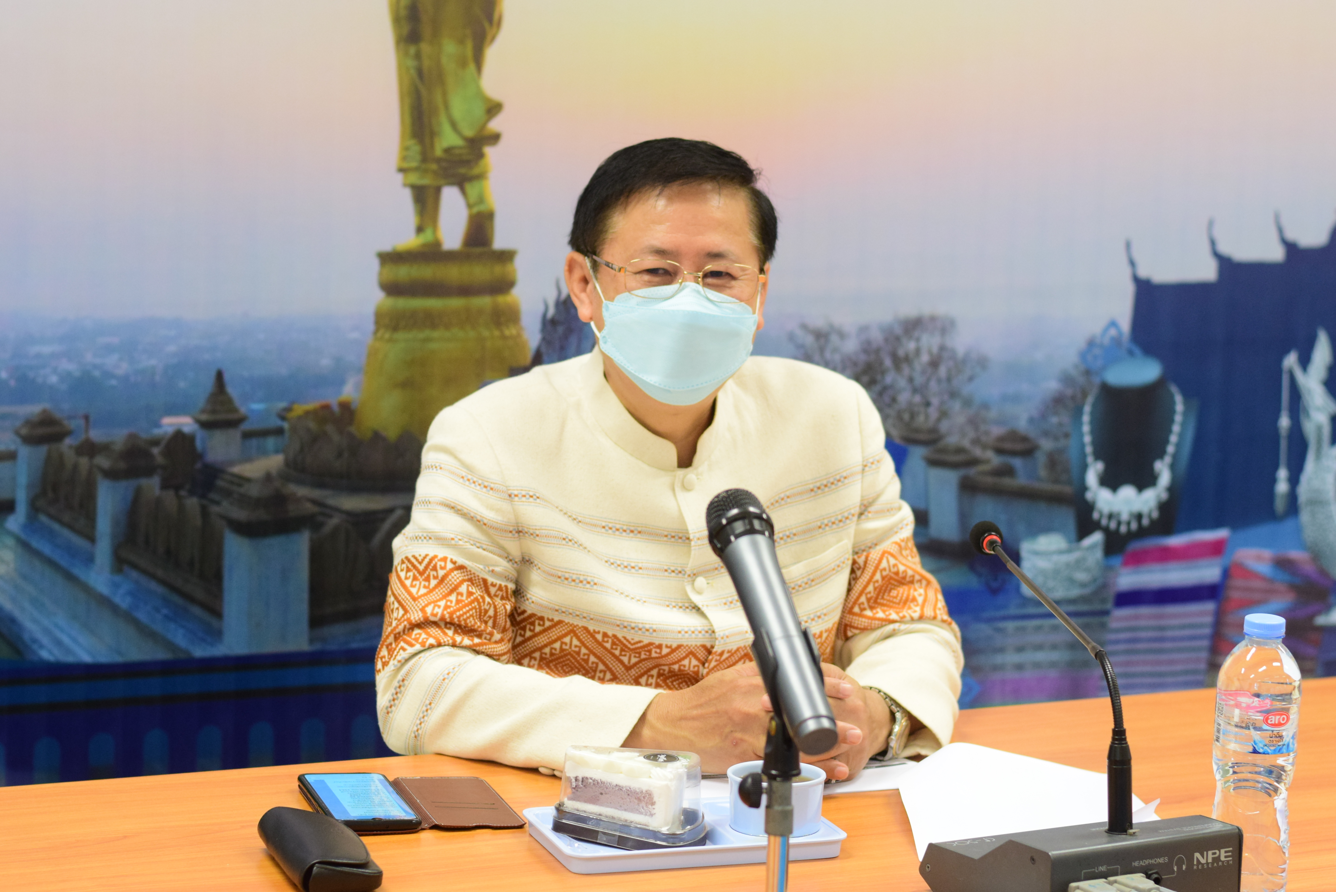 @ที่นี่เมืองน่าน@ พช.น่าน ร่วมประชุมการขับเคลื่อนงานเศรษฐกิจฐานรากด้วยกองทุนชุมชน ประจำปีงบประมาณ พ.ศ. 2565 ผ่านระบบการประชุมทางไกล Video Conference