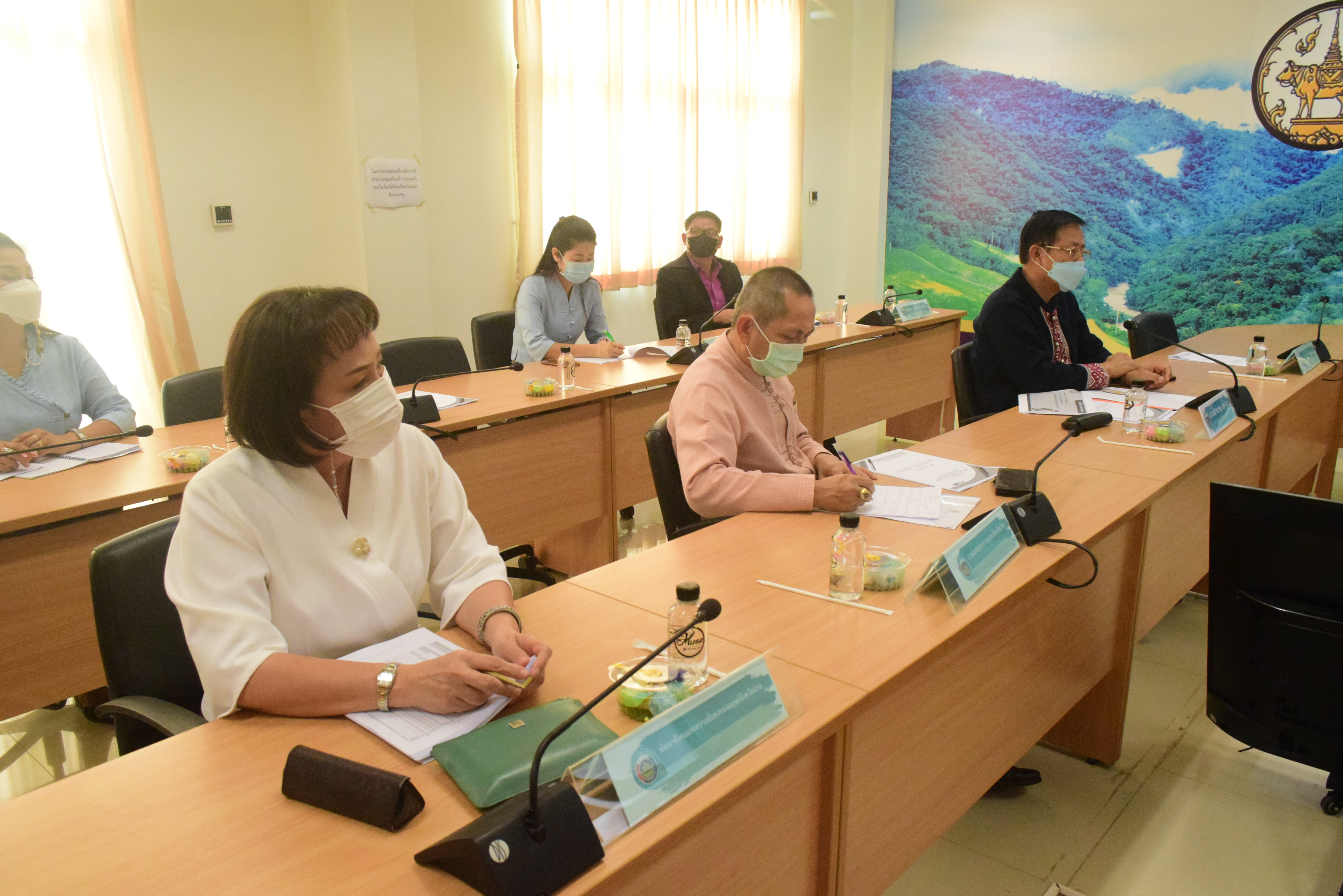 @ที่นี่เมืองน่าน@ พช.น่าน ร่วมประชุมมอบนโยบายการขับเคลื่อนการขจัดความยากจนและพัฒนาคนทุกช่วงวัยอย่างยั่งยืน ตามหลักของปรัชญาเศรษฐกิจพอเพียง ผ่านระบบวีดีทัศน์ทางไกล (Video Conference System – VCS)