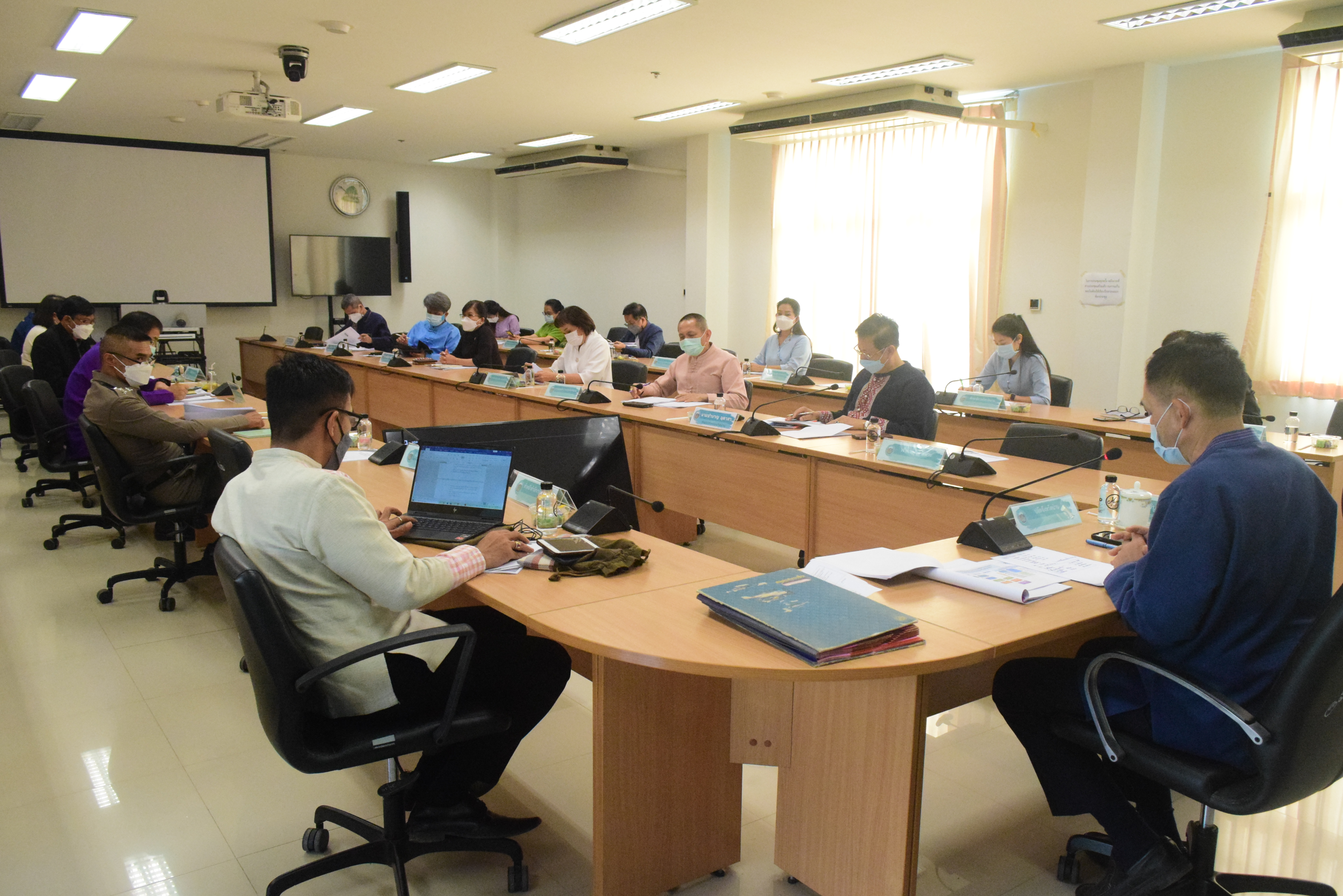 @ที่นี่เมืองน่าน@ พช.น่าน ร่วมประชุมมอบนโยบายการขับเคลื่อนการขจัดความยากจนและพัฒนาคนทุกช่วงวัยอย่างยั่งยืน ตามหลักของปรัชญาเศรษฐกิจพอเพียง ผ่านระบบวีดีทัศน์ทางไกล (Video Conference System – VCS)