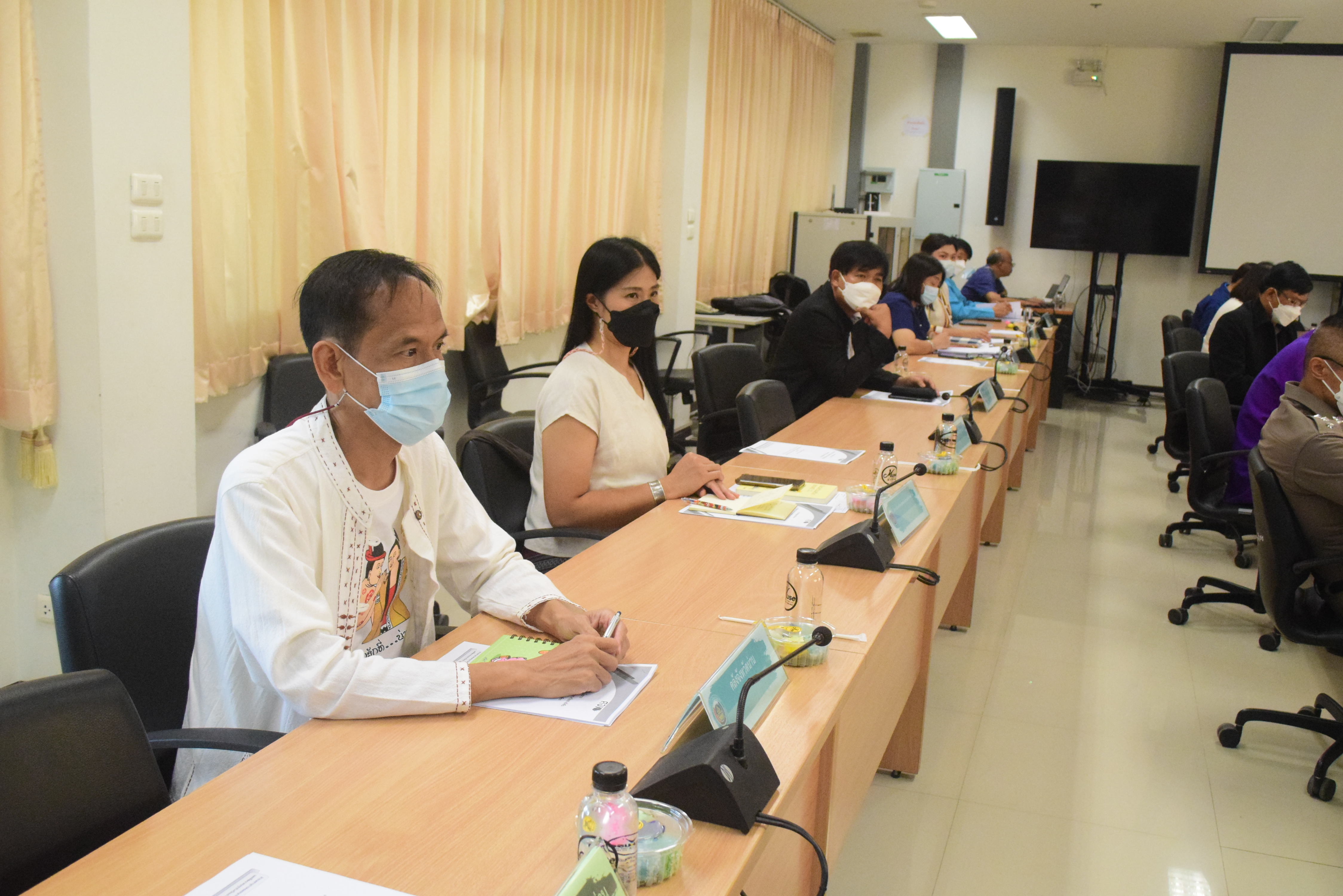 @ที่นี่เมืองน่าน@ พช.น่าน ร่วมประชุมมอบนโยบายการขับเคลื่อนการขจัดความยากจนและพัฒนาคนทุกช่วงวัยอย่างยั่งยืน ตามหลักของปรัชญาเศรษฐกิจพอเพียง ผ่านระบบวีดีทัศน์ทางไกล (Video Conference System – VCS)