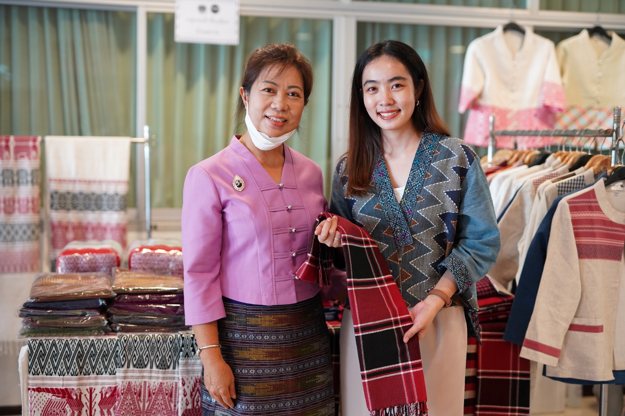 @ที่นี่เมืองน่าน@ พช.น่าน จัดกิจกรรม OTOP Mobile เพื่อกระตุ้นเศรษฐกิจ และส่งเสริมผู้ประกอบการOTOP จังหวัดน่าน