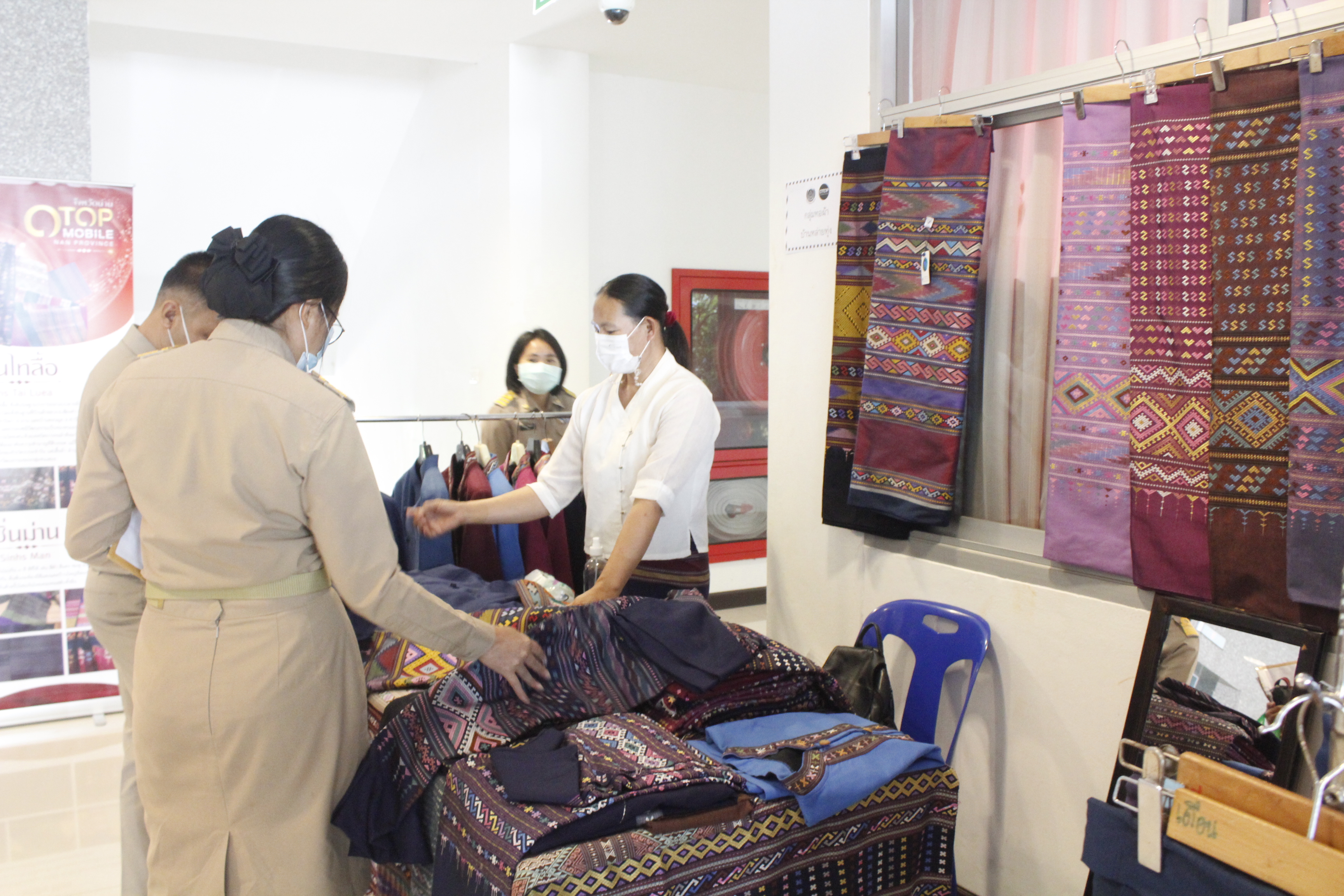 @ที่นี่เมืองน่าน@ พช.น่าน จัดกิจกรรม OTOP Mobile เพื่อกระตุ้นเศรษฐกิจ และส่งเสริมผู้ประกอบการOTOP จังหวัดน่าน