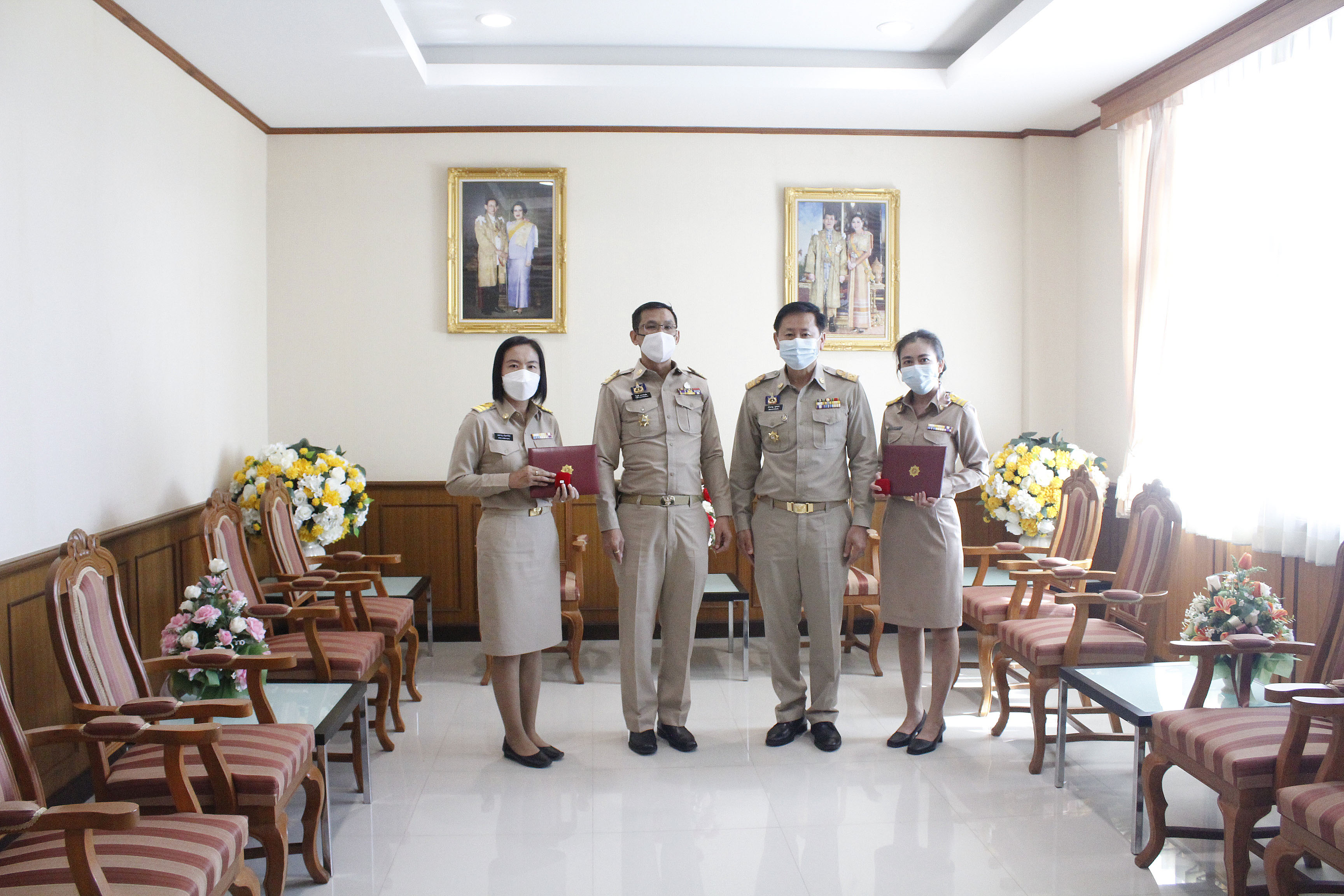 @ที่นี่เมืองน่าน@ จังหวัดน่านมอบใบวุฒิบัตรและเข็มวิทยฐานะ ให้แก่ข้าราชการที่อยู่ระหว่างทดลองปฏิบัติหน้าที่ราชการ หลักสูตรพัฒนากรก่อนประจำการ รุ่นที่ 118