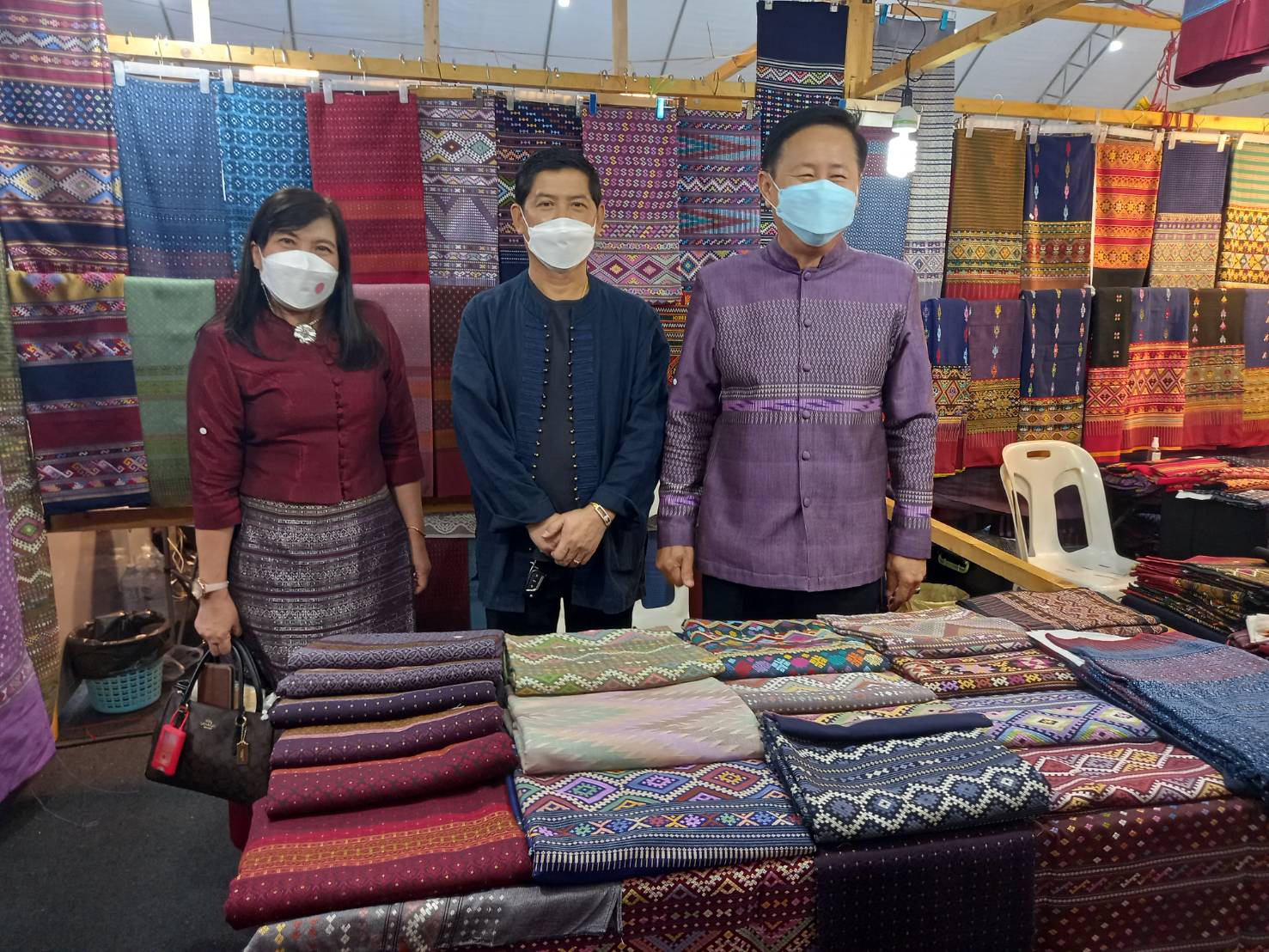 @ที่นี่เมืองน่าน@ พช.น่าน ร่วมพิธีเปิดงาน OTOP ภูมิภาค ประจำปี 2565 ความสุขผลิบานทั่วไทย