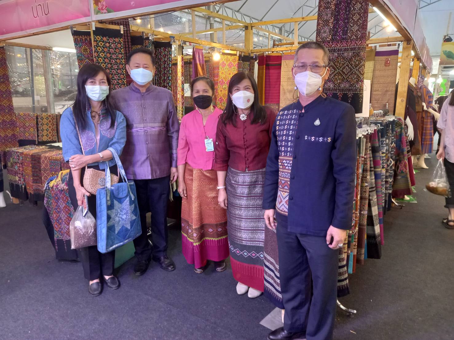 @ที่นี่เมืองน่าน@ พช.น่าน ร่วมพิธีเปิดงาน OTOP ภูมิภาค ประจำปี 2565 ความสุขผลิบานทั่วไทย