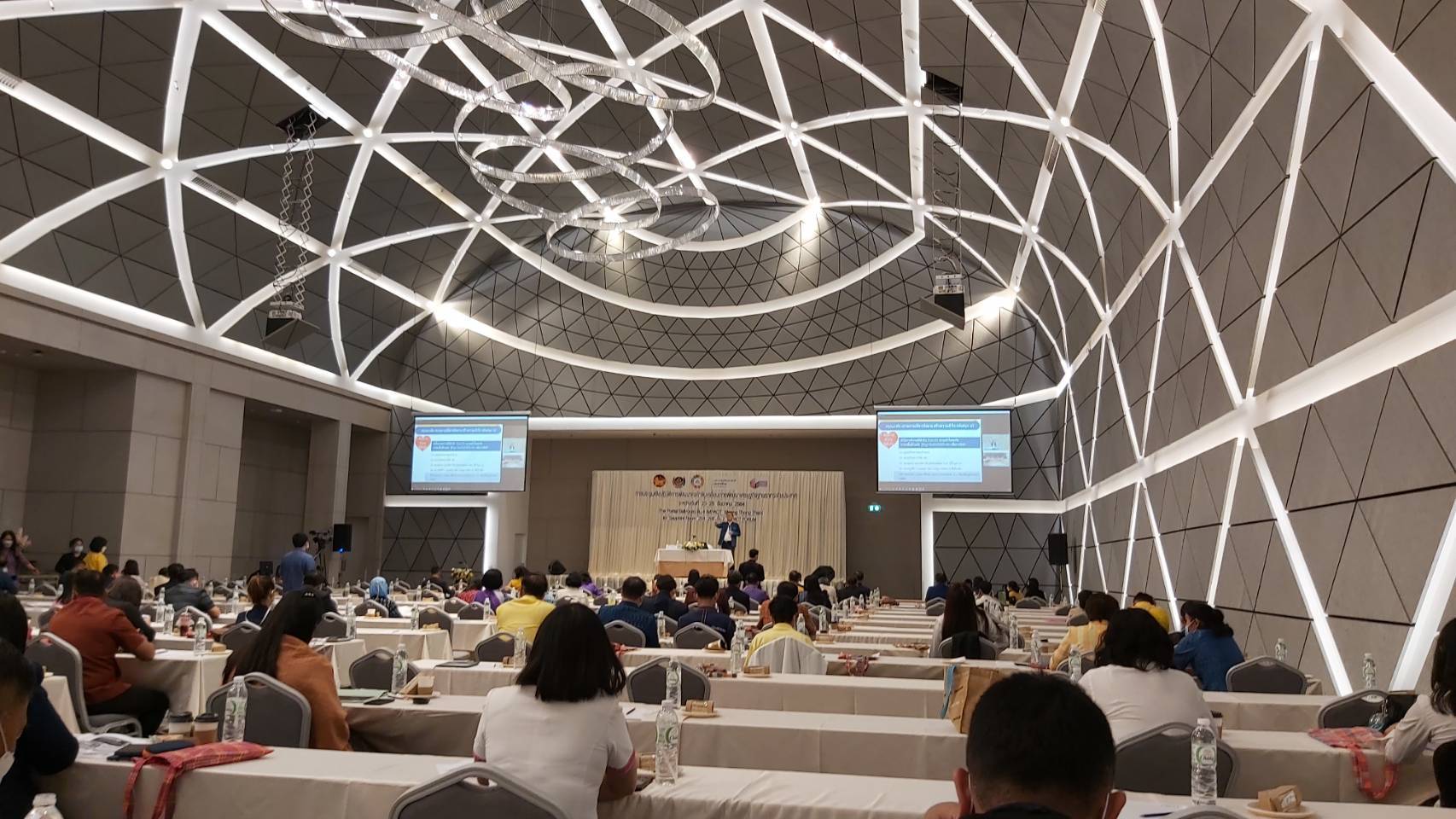 @ที่นี่เมืองน่าน@ พช.น่าน ร่วมประชุมเชิงปฏิบัติการพัฒนากลไกขับเคลื่อนการพัฒนาเศรษฐกิจฐานรากระดับประเทศ ณ ห้อง The Portal Ballroom และ ห้อง Sapphire 204-206 hall 4 อิมแพค เมืองทองธานี จ.นนทบุรี