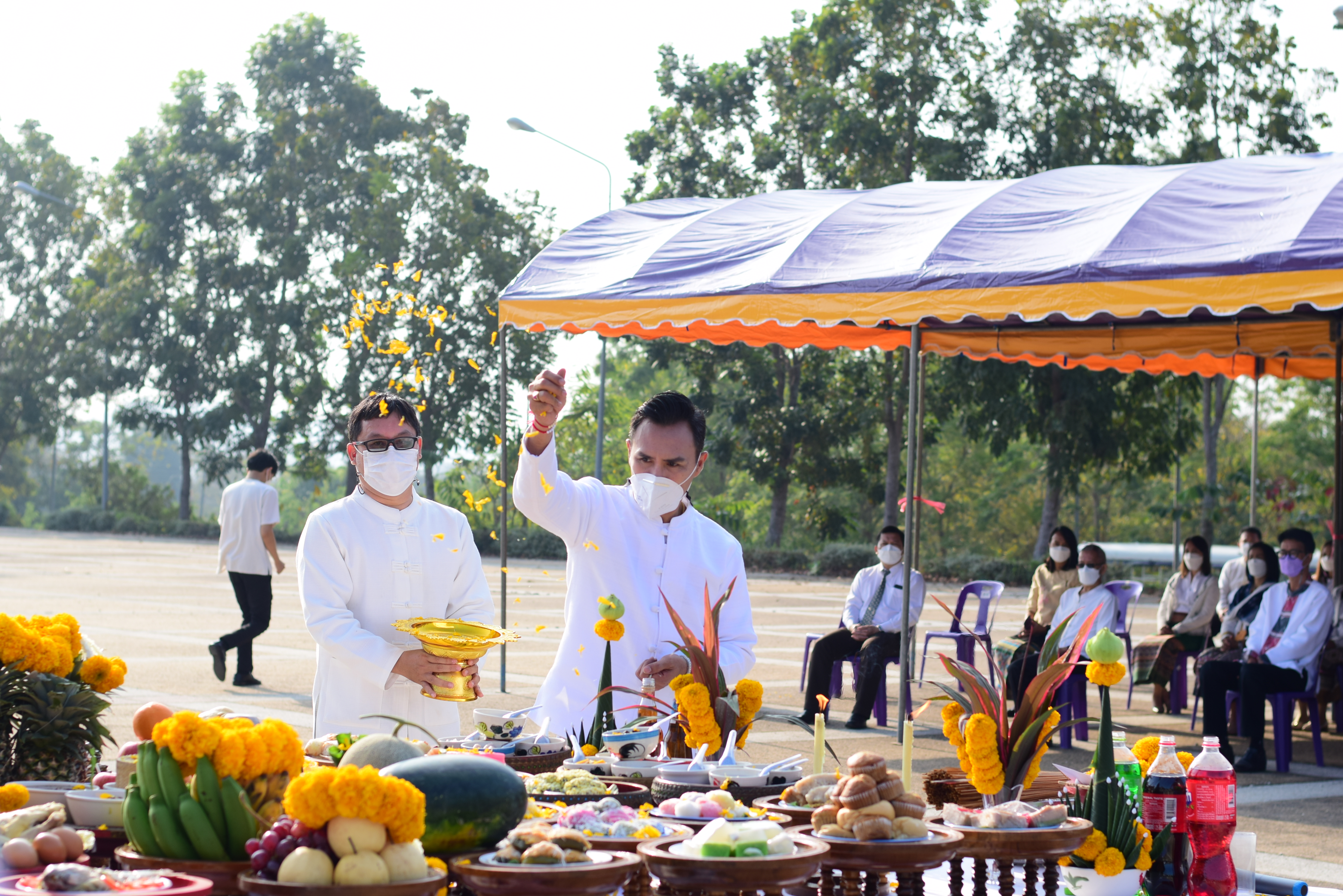 @ที่นี่เมืองน่าน@ พช.น่าน ร่วมพิธีทำบุญอาคารศาลากลางจังหวัดน่าน เพื่อความเป็นสิริมงคลและความเจริญรุ่งเรืองของข้าราชการ