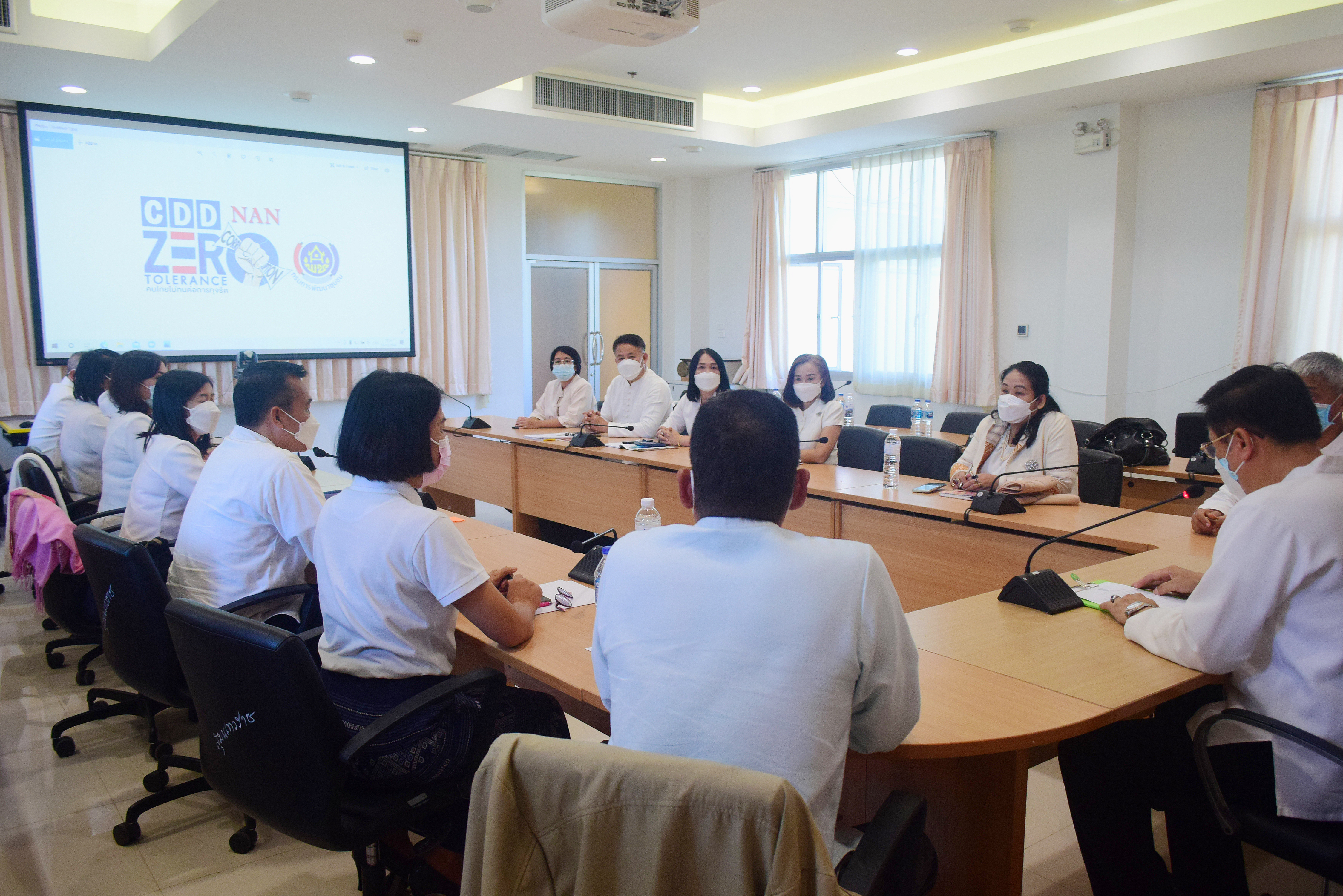 @ที่นี่เมืองน่าน@ พช.น่าน ร่วมประกาศเจตนารมณ์ในการต่อต้านการทุจริต เนื่องในวันต่อต้านคอร์รัปชั่นสากล ยึดธรรมาภิบาล คุณธรรมและความโปร่งใส