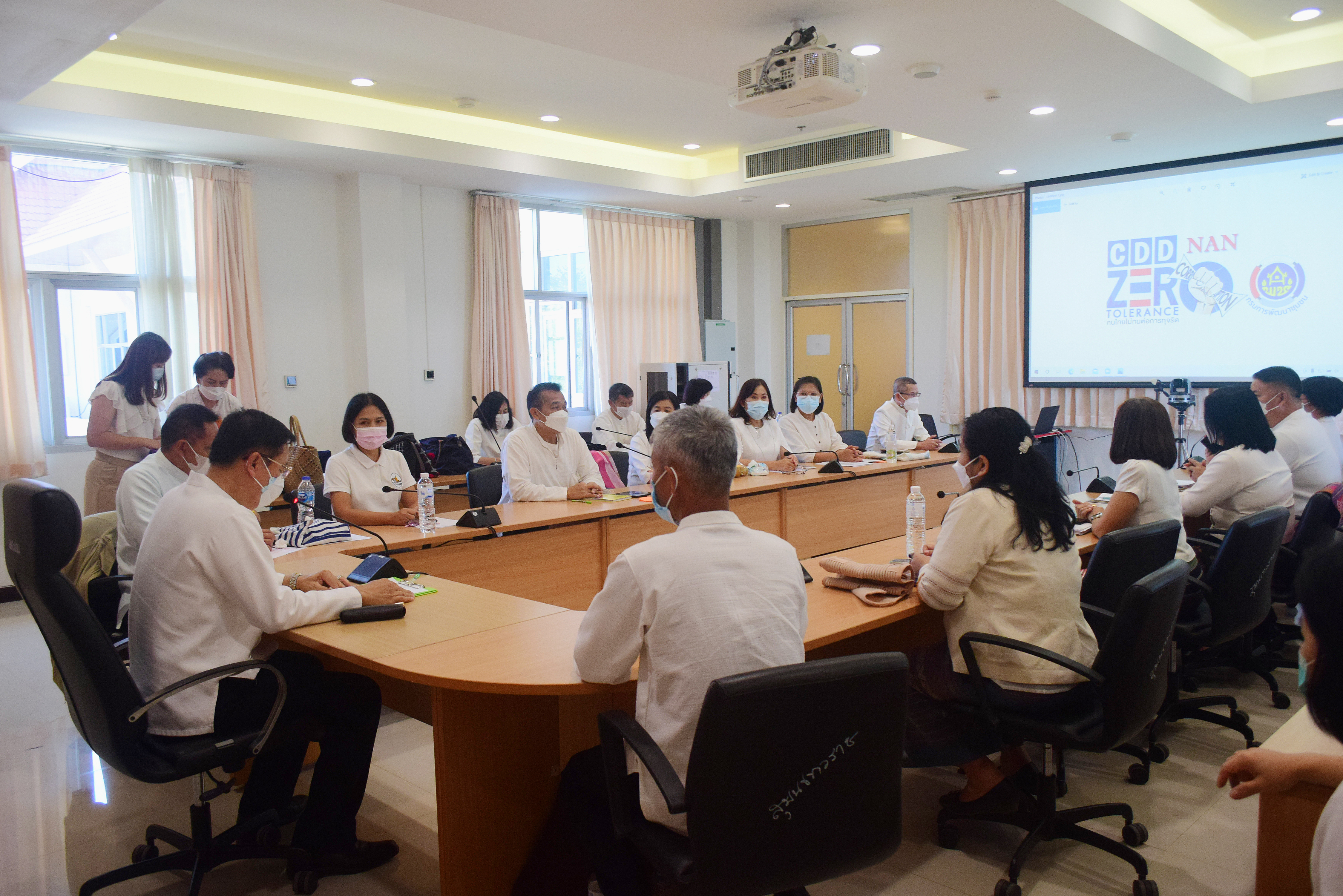 @ที่นี่เมืองน่าน@ พช.น่าน ร่วมประกาศเจตนารมณ์ในการต่อต้านการทุจริต เนื่องในวันต่อต้านคอร์รัปชั่นสากล ยึดธรรมาภิบาล คุณธรรมและความโปร่งใส