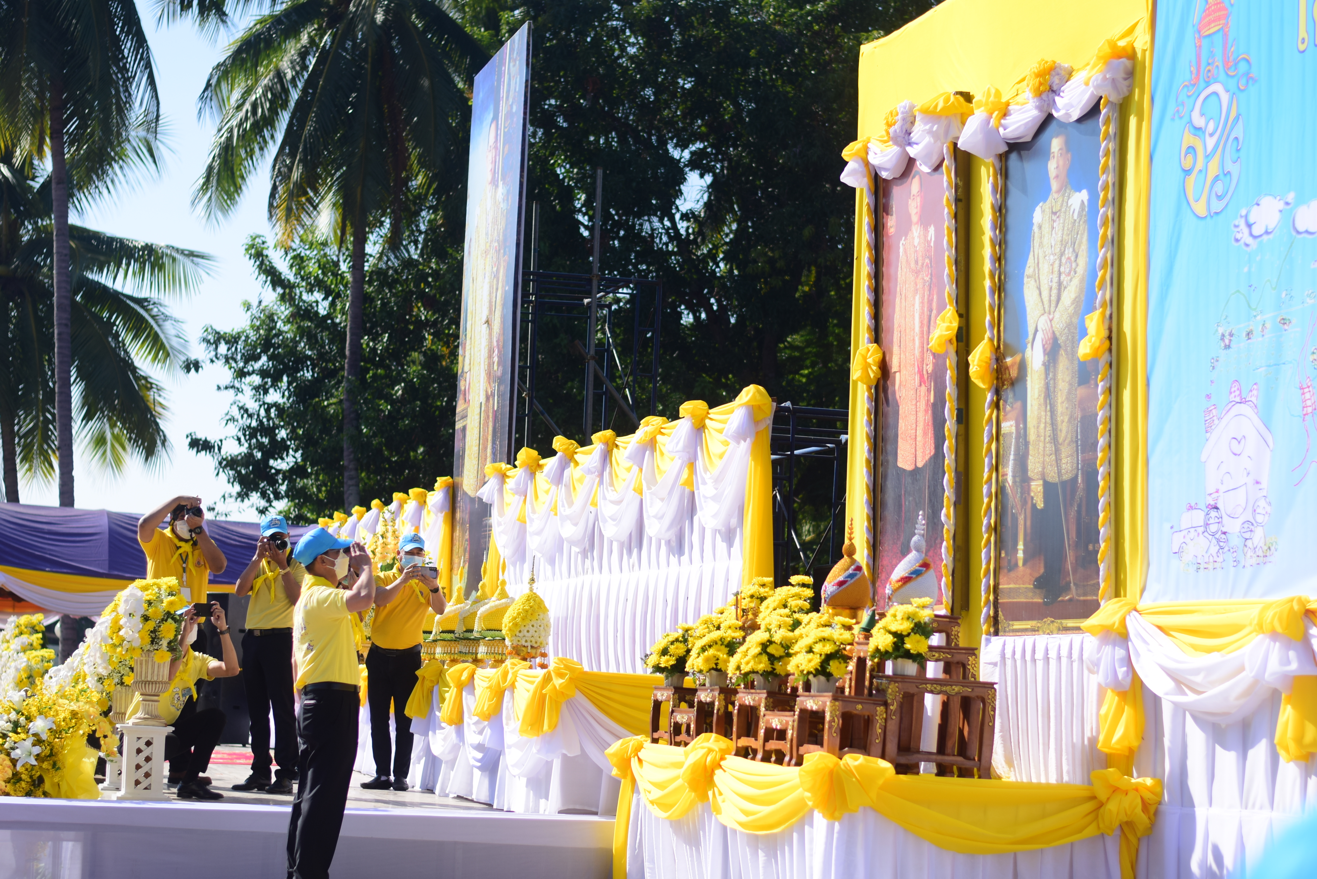 @ที่นี่เมืองน่าน@ พช.น่าน ร่วมกิจกรรมจิตอาสา “รู้รักสามัคคี รักษ์สิ่งแวดล้อม พัฒนาคุณภาพชีวิต” เนื่องในวันคล้ายวันพระบรมราชสมภพพระบาทสมเด็จพระบรมชนกาธิเบศร มหาภูมิพลอดุลยเดชมหาราช บรมนาถบพิตร