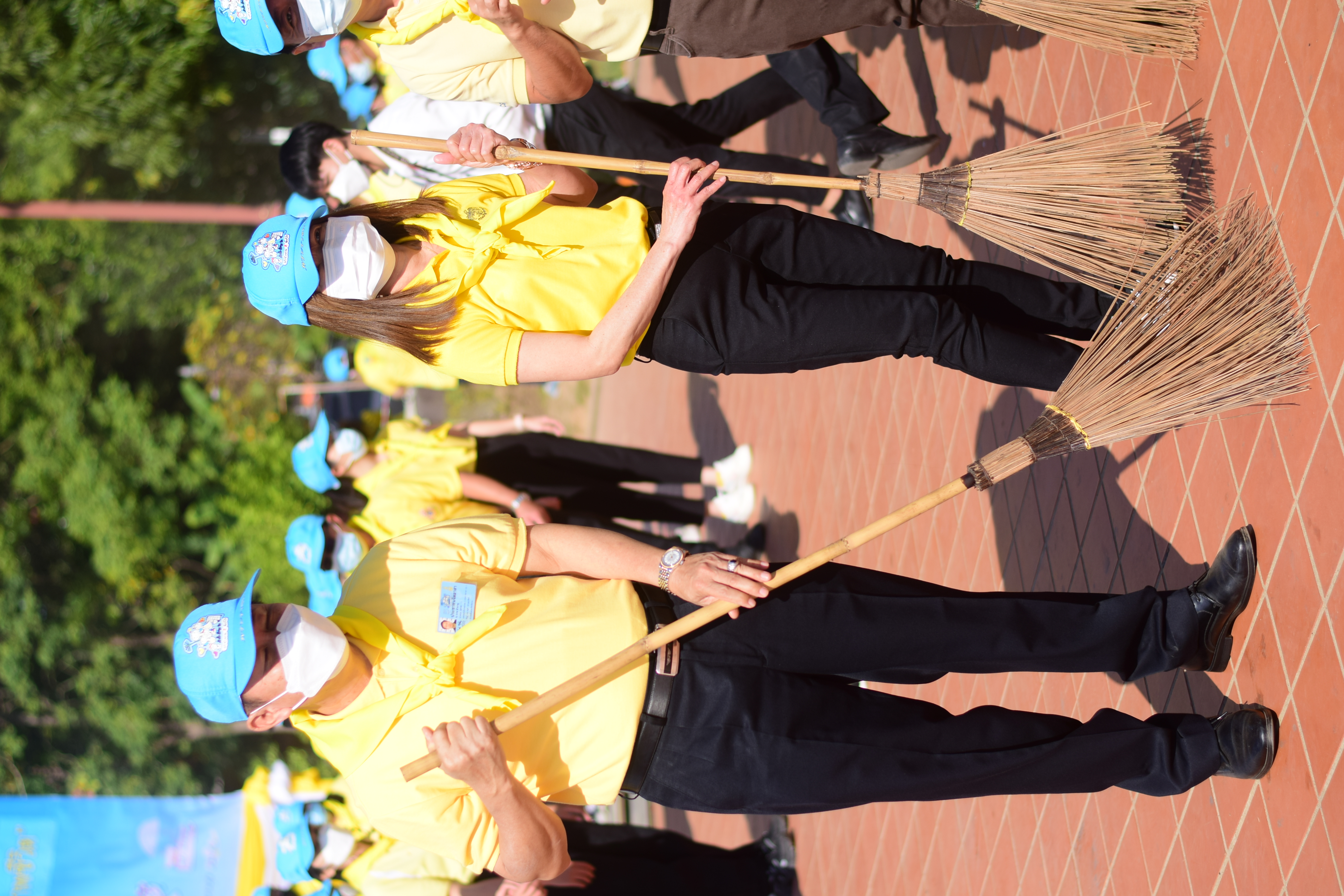 @ที่นี่เมืองน่าน@ พช.น่าน ร่วมกิจกรรมจิตอาสา “รู้รักสามัคคี รักษ์สิ่งแวดล้อม พัฒนาคุณภาพชีวิต” เนื่องในวันคล้ายวันพระบรมราชสมภพพระบาทสมเด็จพระบรมชนกาธิเบศร มหาภูมิพลอดุลยเดชมหาราช บรมนาถบพิตร