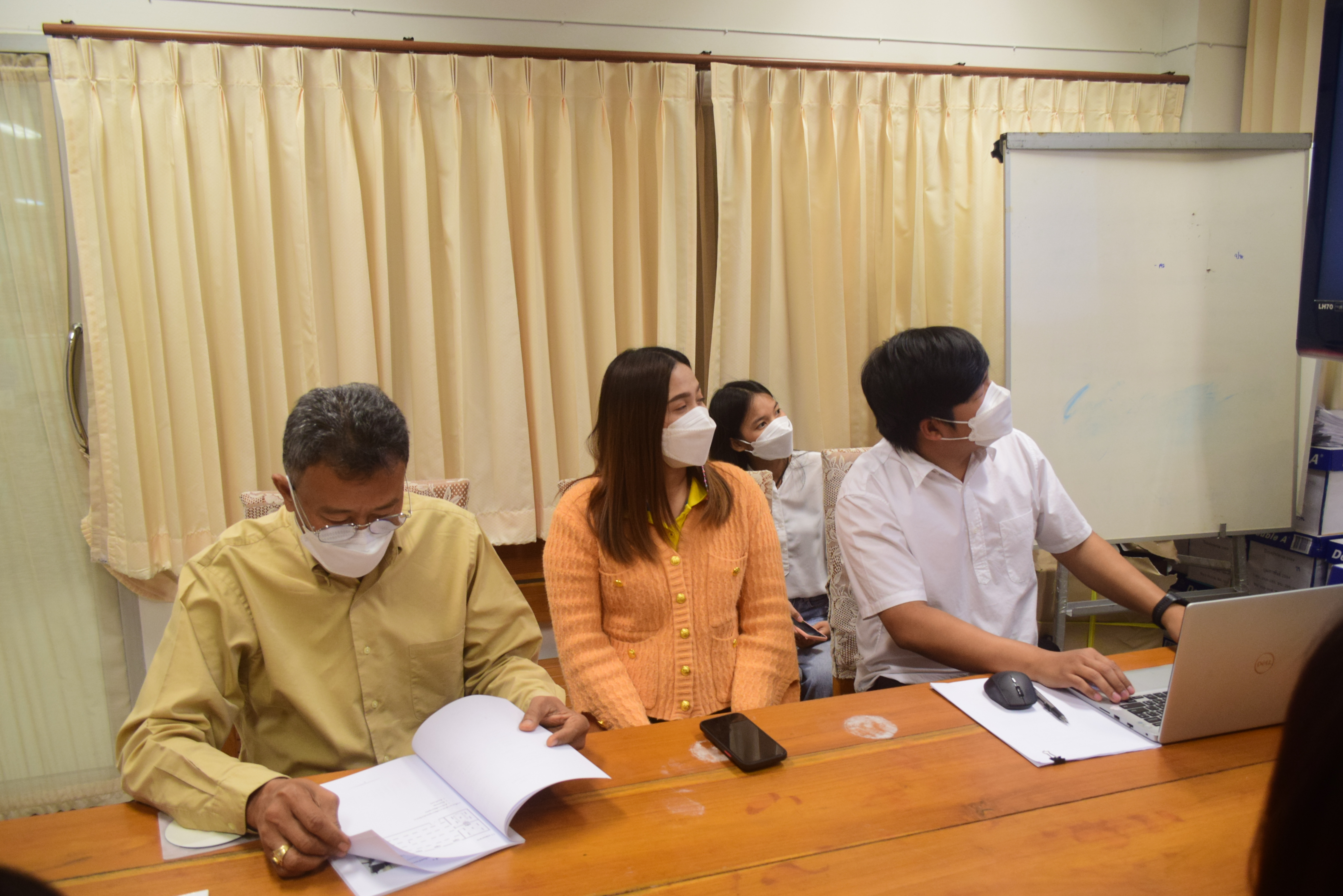 @ที่นี่เมืองน่าน@ พช.น่าน รับฟังสรุปผลการสำรวจการใช้พลังงานในหน่วยงาน ภายใต้โครงการลดการใช้พลังงานในภาครัฐ ประจำปีงบประมาณ 2563-2564