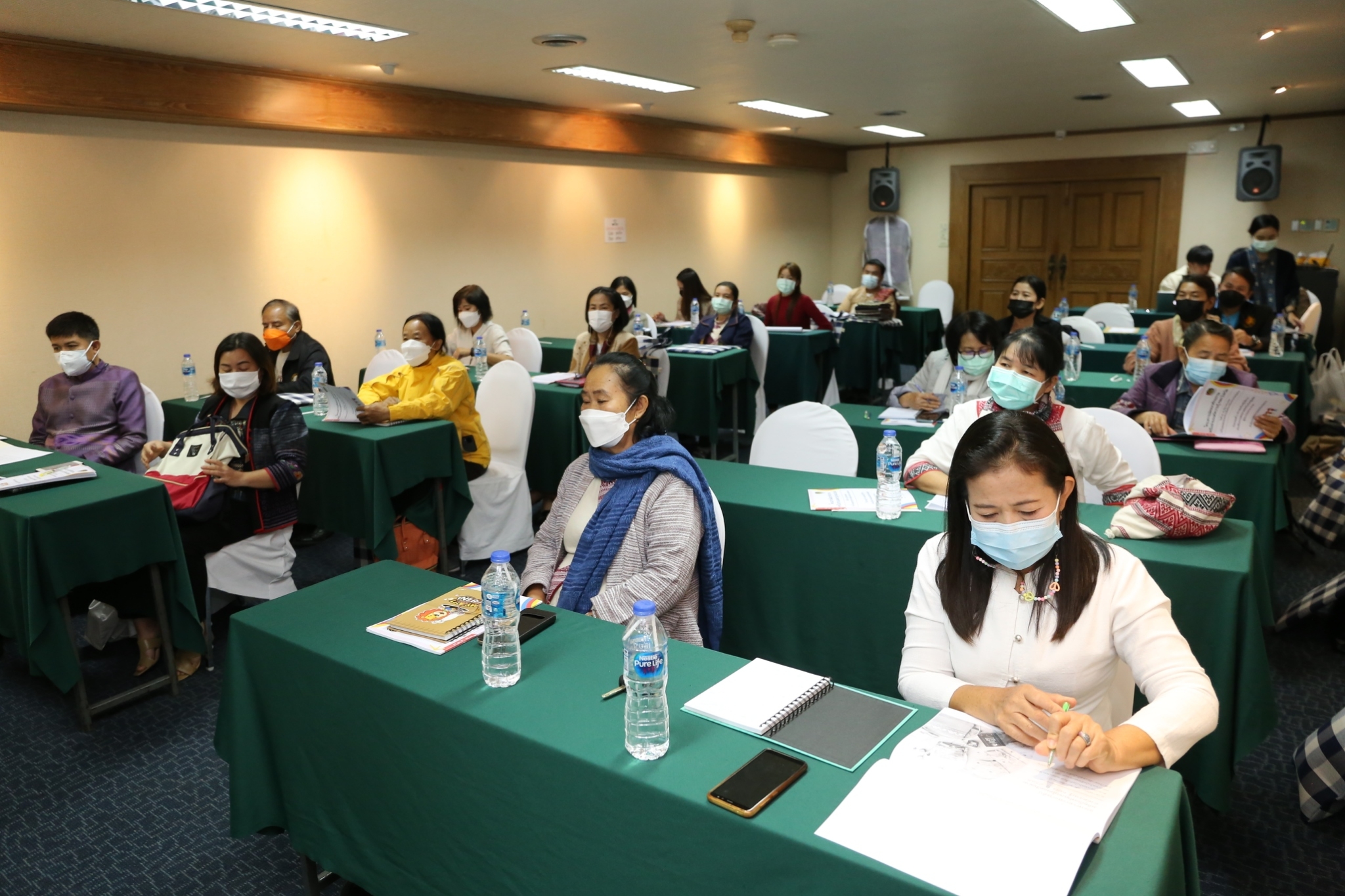 @ที่นี่เมืองน่าน@ พช.น่าน ดำเนินโครงการพัฒนาศักยภาพเครือข่ายองค์ความรู้ KBO จังหวัด กิจกรรมที่ 2 ประชุมเชิงปฏิบัติการส่งเสริมการพัฒนาผลิตภัณฑ์แก่ผู้ผลิต ผู้ประกอบการ OTOP