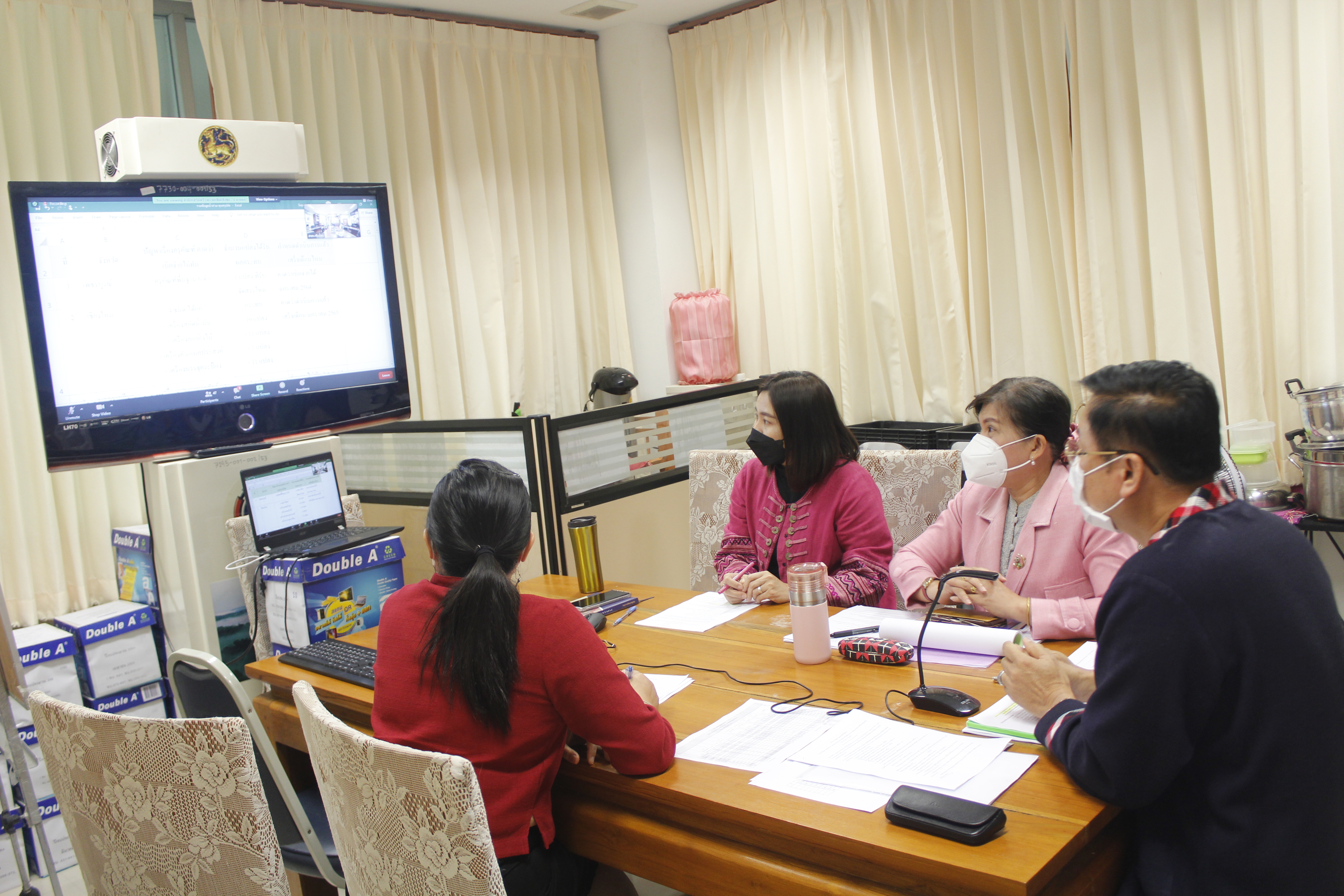 @ที่นี่เมืองน่าน@ พช.น่าน ร่วมประชุมรับฟังและให้ข้อมูลประเด็นปัญหาการดำเนินงานโครงการพัฒนาพื้นที่ต้นแบบการพัฒนาคุณภาพชีวิตตามหลักทฤษฎีใหม่ประยุกต์สู่ “โคก หนอง นา โมเดล”