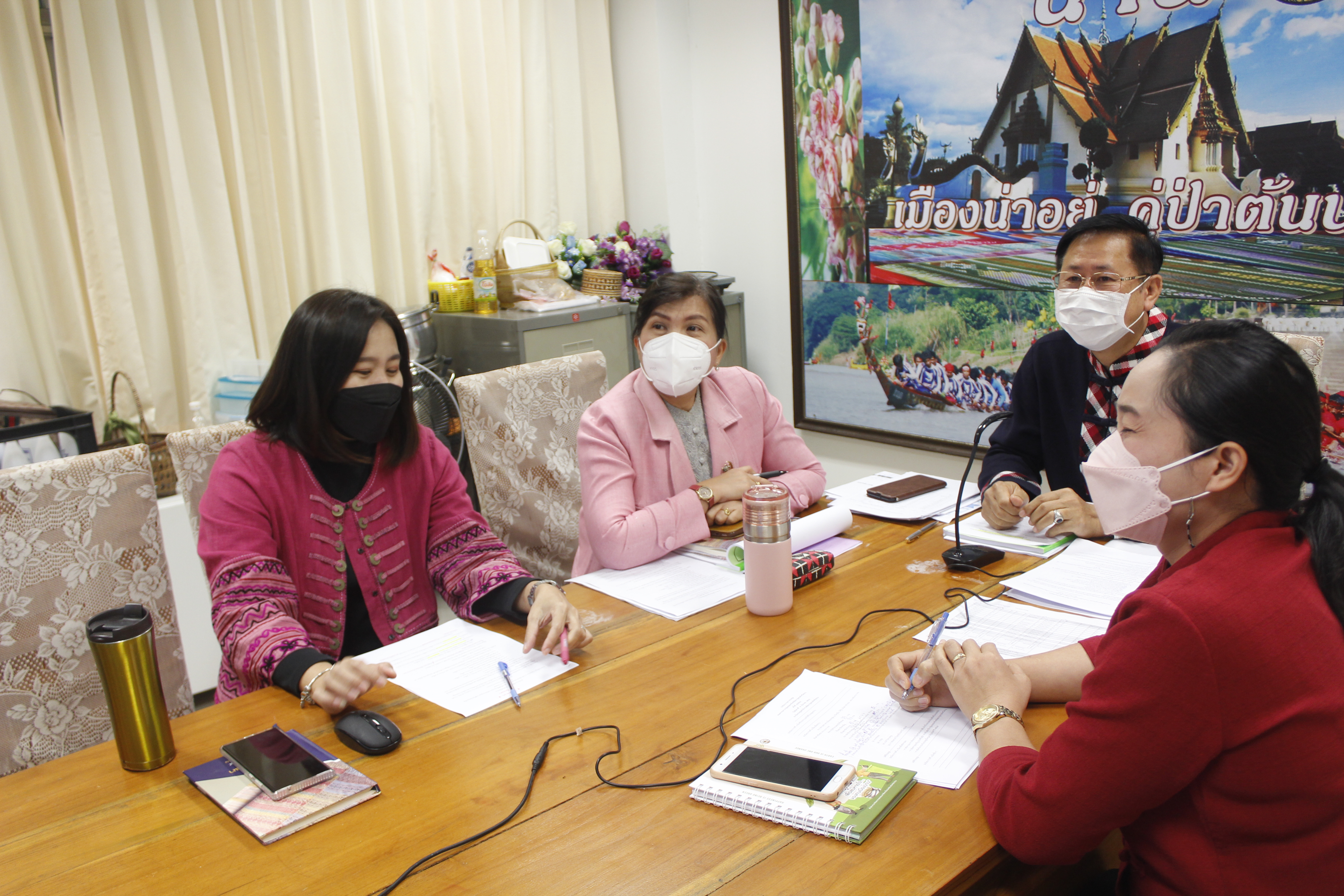 @ที่นี่เมืองน่าน@ พช.น่าน ร่วมประชุมรับฟังและให้ข้อมูลประเด็นปัญหาการดำเนินงานโครงการพัฒนาพื้นที่ต้นแบบการพัฒนาคุณภาพชีวิตตามหลักทฤษฎีใหม่ประยุกต์สู่ “โคก หนอง นา โมเดล”