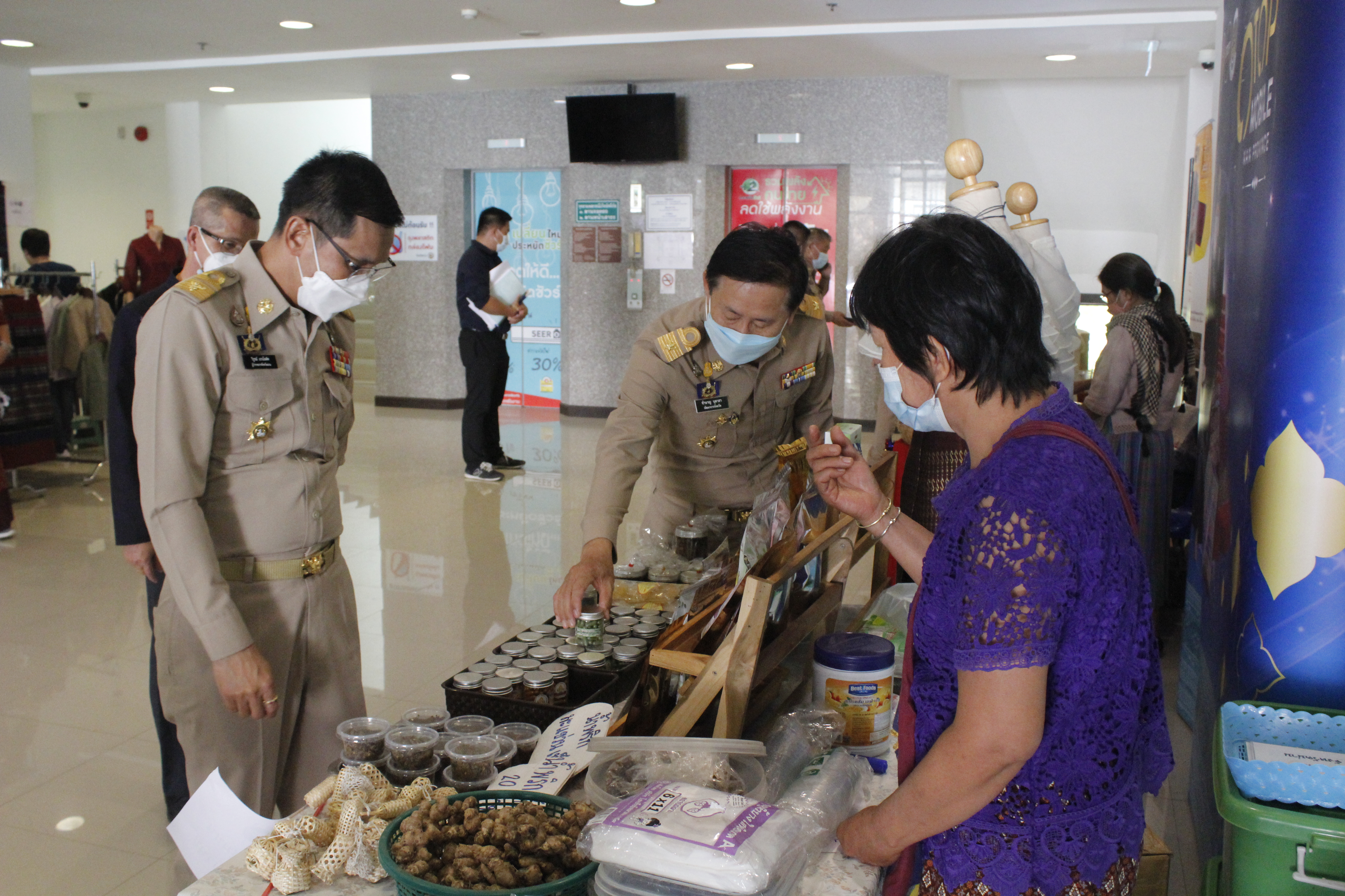 @ที่นี่เมืองน่าน@ พช.น่าน จัดกิจกรรม OTOP Mobile เพื่อกระตุ้นเศรษฐกิจ และส่งเสริมผู้ประกอบการOTOP จังหวัดน่าน