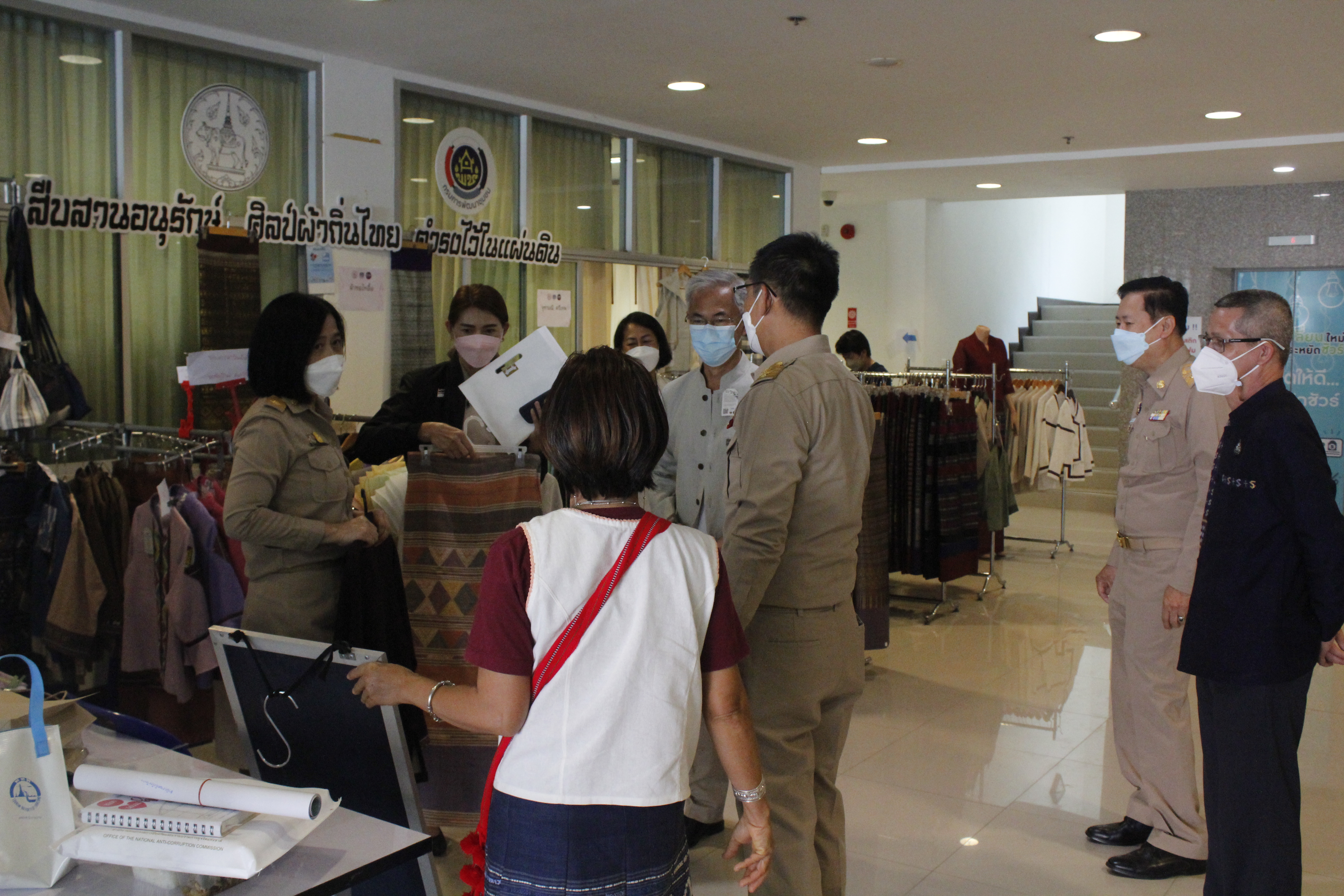 @ที่นี่เมืองน่าน@ พช.น่าน จัดกิจกรรม OTOP Mobile เพื่อกระตุ้นเศรษฐกิจ และส่งเสริมผู้ประกอบการOTOP จังหวัดน่าน