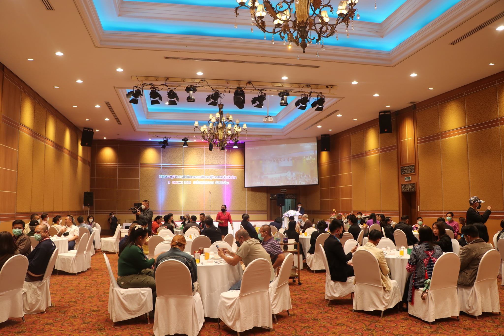 @ที่นี่เมืองน่าน@ ผู้ว่าราชการจังหวัดน่านพบสื่อสรุปผลการดำเนินงานตามนโยบาย