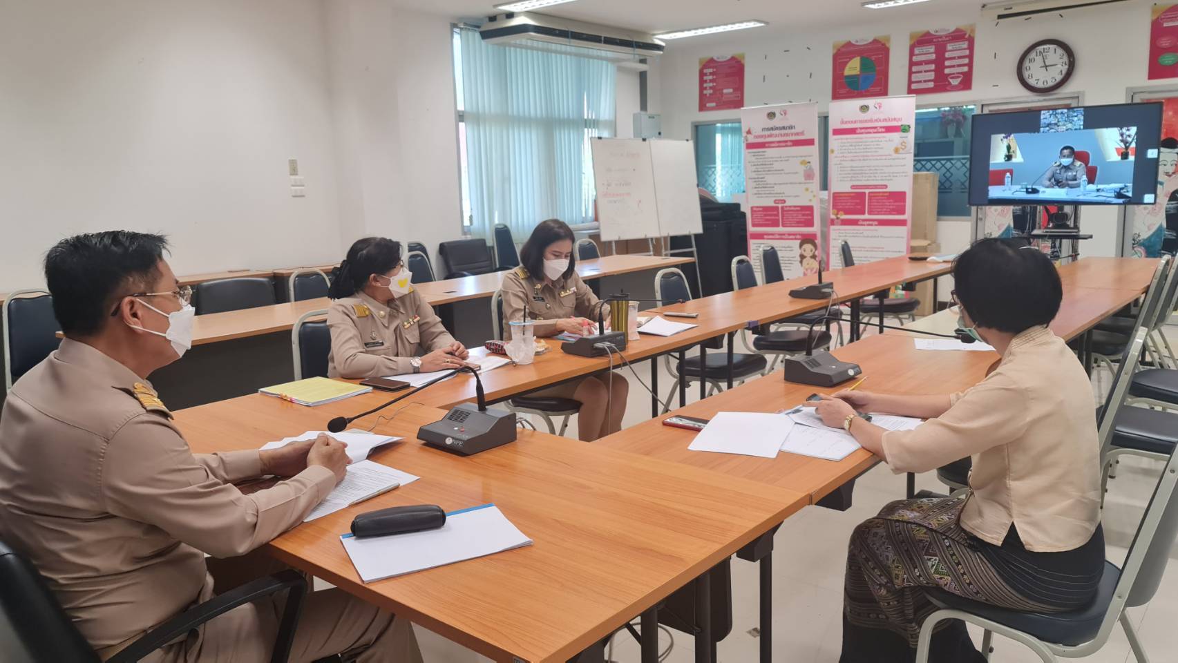 @ที่นี่เมืองน่าน@ พช.น่าน เข้าร่วมประชุมการดำเนินโครงการพัฒนาพื้นที่ต้นแบบการพัฒนาคุณภาพชีวิตตามหลักทฤษฎีใหม่ ประยุกต์สู่ “โคก หนอง นา โมเดล” ผ่านระบบ VDO Conference