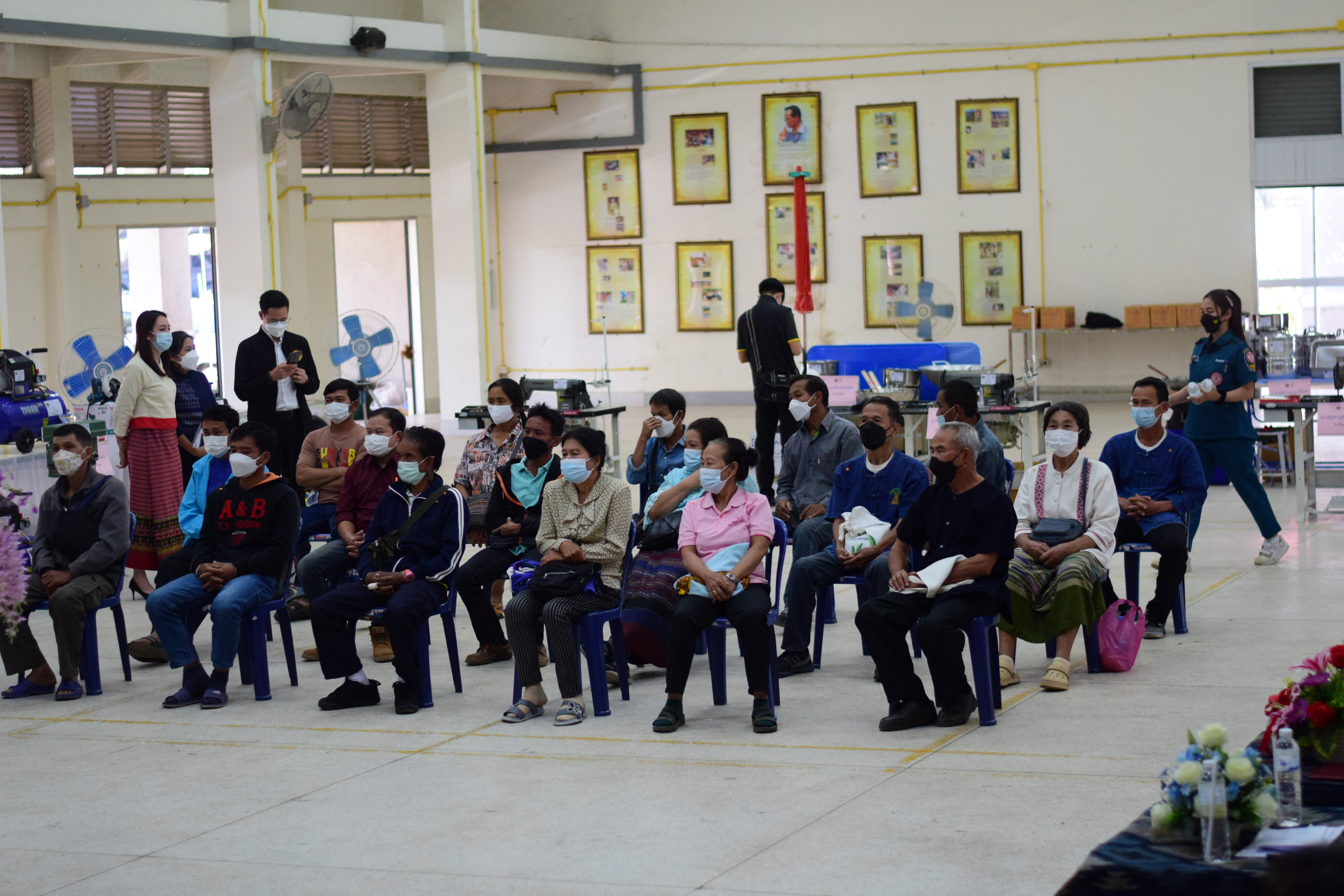 @ที่นี่เมืองน่าน@ มูลนิธิป่อเต็กตึ๊ง ร่วมกับกรมการพัฒนาชุมชน มอบอาชีพ สร้างชีวิตแก่ครัวเรือนยากจนจังหวัดน่าน