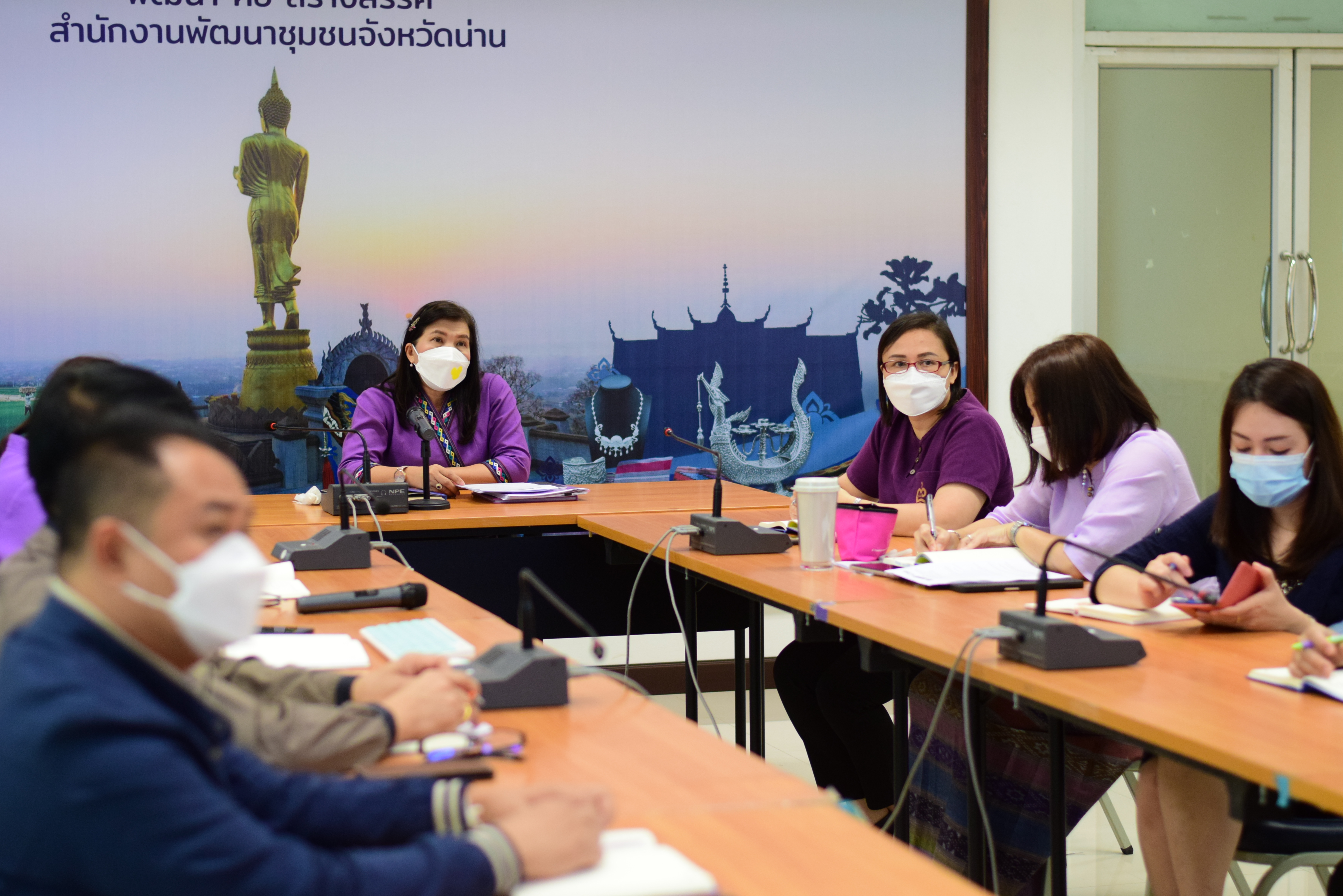 @ที่นี่เมืองน่าน@ พช.น่าน ร่วมรับฟังการประชุม Kick off KM challenge : การสร้างองค์กรแห่งการเรียนรู้และโครงการเสริมสร้างและพัฒนาผู้นำการเปลี่ยนแปลง ประจำปีงบประมาณ พ.ศ.2565 ผ่านระบบ Zoom Cloud Meeting และช่องทาง Facebook Live กรมการพัฒนาชุมชน Fanpage