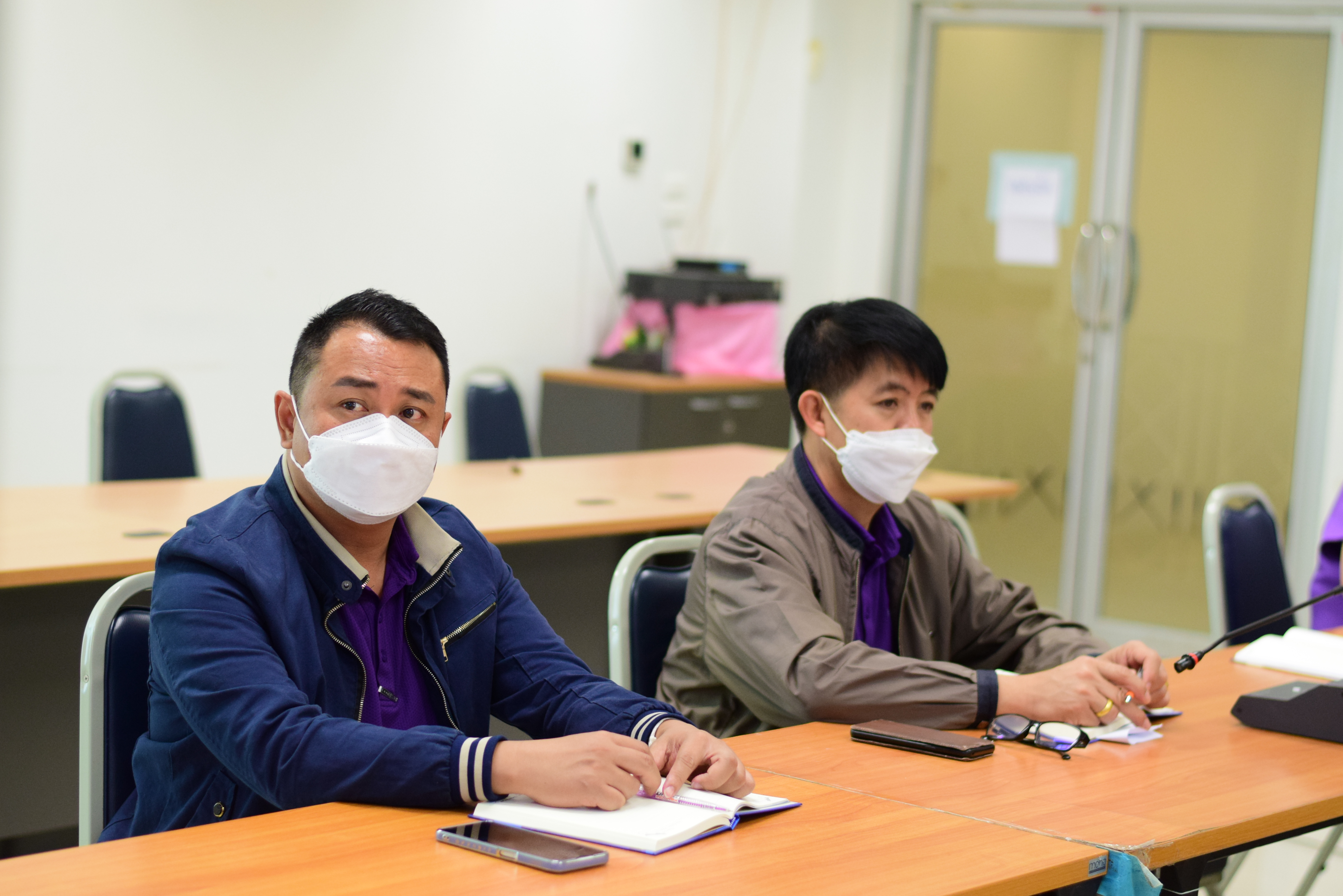 @ที่นี่เมืองน่าน@ พช.น่าน ร่วมรับฟังการประชุม Kick off KM challenge : การสร้างองค์กรแห่งการเรียนรู้และโครงการเสริมสร้างและพัฒนาผู้นำการเปลี่ยนแปลง ประจำปีงบประมาณ พ.ศ.2565 ผ่านระบบ Zoom Cloud Meeting และช่องทาง Facebook Live กรมการพัฒนาชุมชน Fanpage