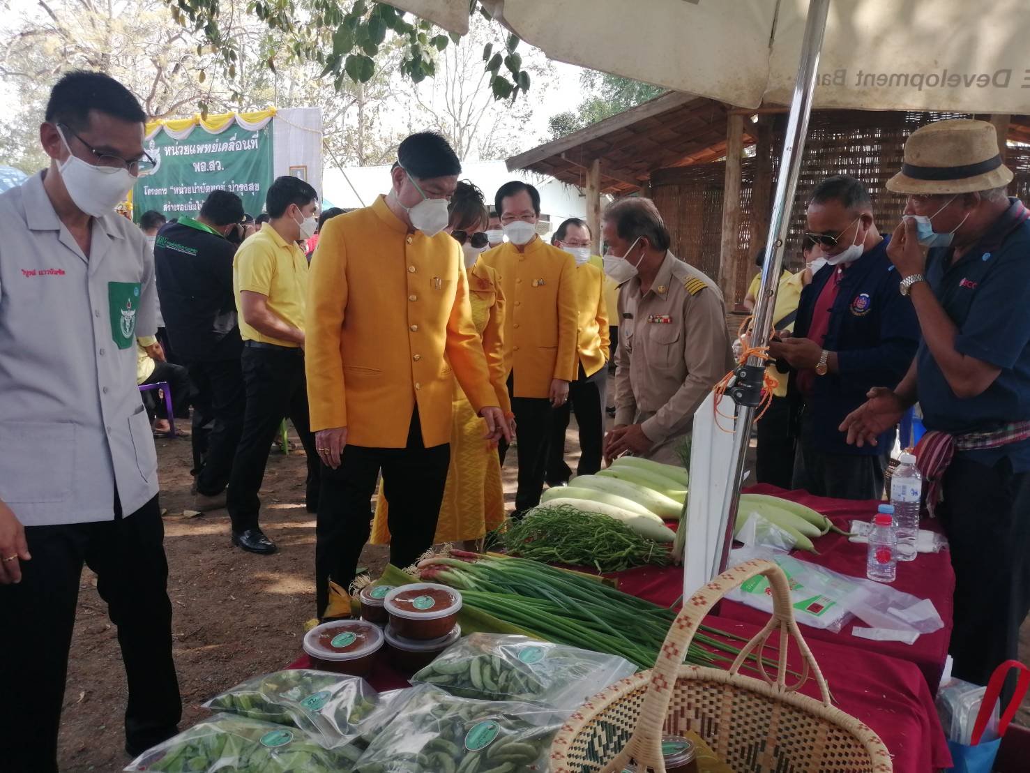 @ที่นี่เมืองน่าน@ พช.น่าน ร่วมกิจกรรมหน่วยแพทย์เคลื่อนที่ พอ.สว. กิจกรรมหน่วยบำบัดทุกข์ บำรุงสุข สร้างรอยยิ้มให้ประชาชน และกิจกรรมเพื่อสังคม ผู้ตรวจราชการแผ่นดิน เราทำความดีด้วยหัวใจ