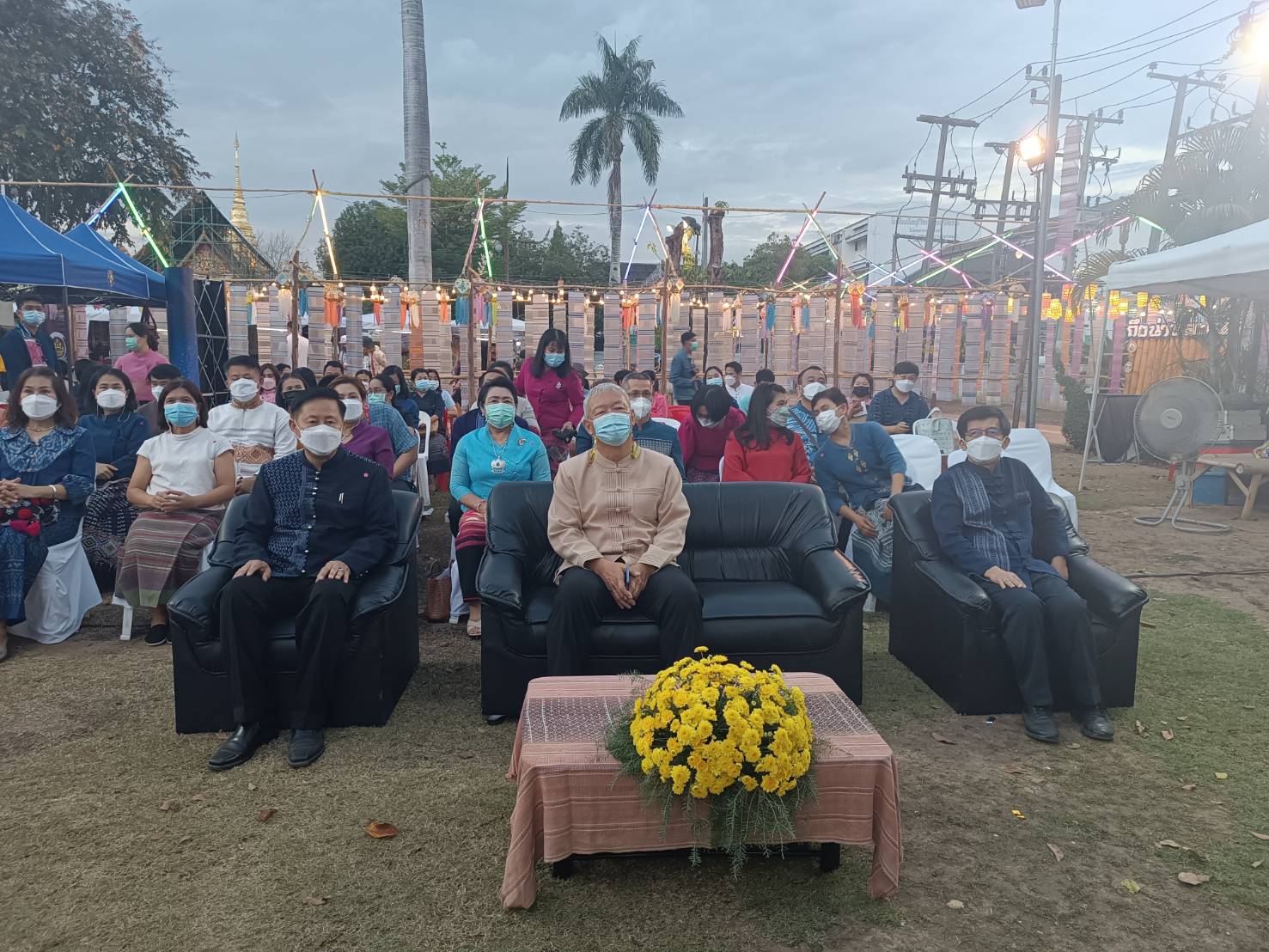 @ที่นี่เมืองน่าน@ พช.น่าน เปิดงานจัดแสดงและจำหน่ายผลิตภัณฑ์ OTOP สินค้าของสัมมาชีพ และผลผลิตทางการเกษตร ตามโครงการตลาดนัดคนไทยยิ้มได้