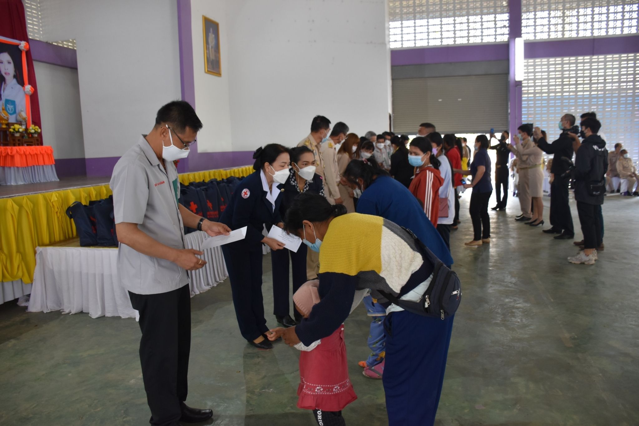 @ที่นี่เมืองน่าน@ พช.น่าน ร่วมจัดกิจกรรม “หน่วยบำบัดทุกข์ บำรุงสุข สร้างรอยยิ้มให้ประชาชน” ประจำปีงบประมาณ พ.ศ. 2565