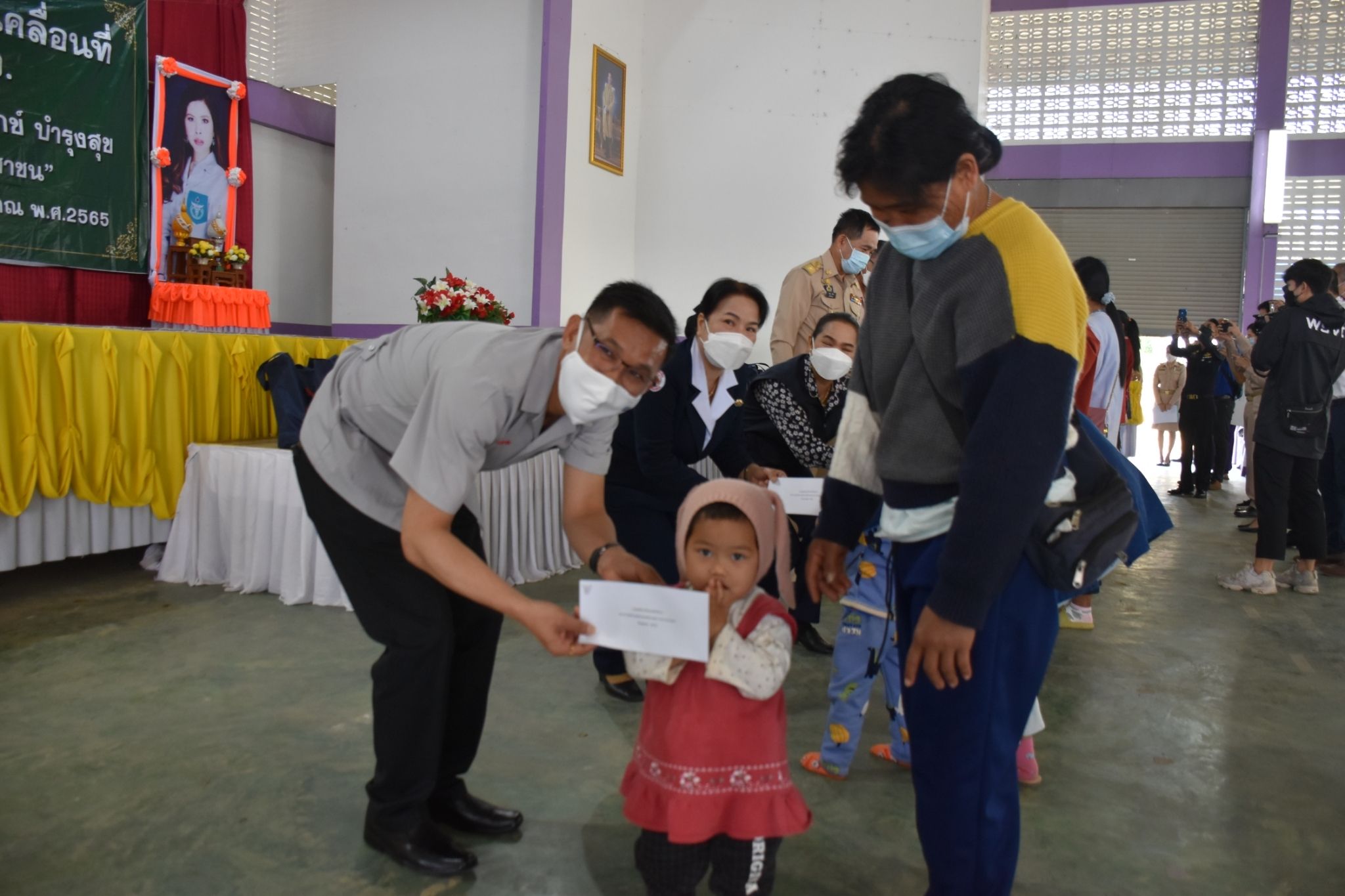 @ที่นี่เมืองน่าน@ พช.น่าน ร่วมจัดกิจกรรม “หน่วยบำบัดทุกข์ บำรุงสุข สร้างรอยยิ้มให้ประชาชน” ประจำปีงบประมาณ พ.ศ. 2565