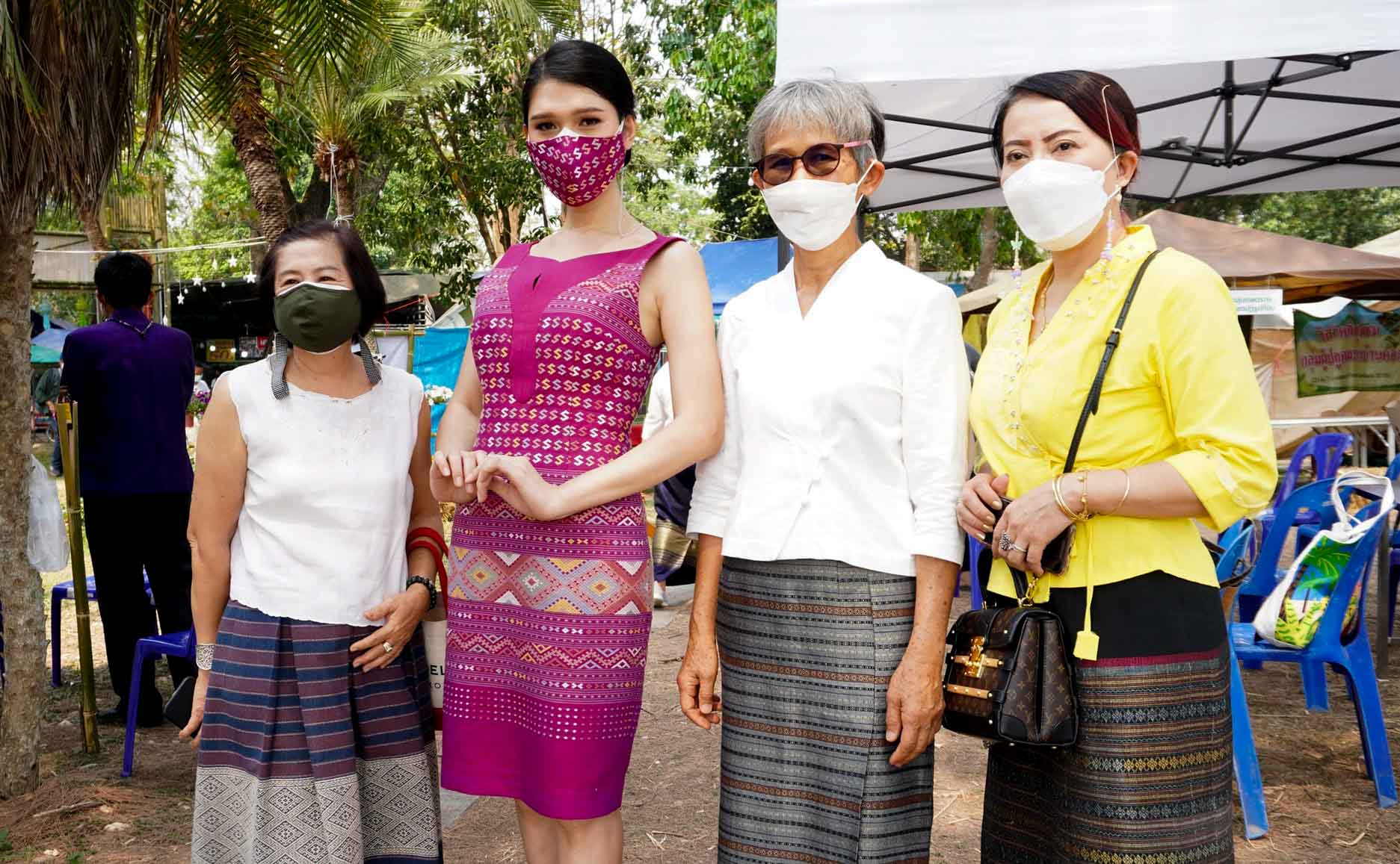 @ที่นี่เมืองน่าน@ จังหวัดน่าน มอบหมายให้สำนักงานพัฒนาชุมชนจังหวัดน่าน ดำเนินการประกวดออกแบบผลิตภัณฑ์ผ้าทอเมืองน่าน ผลิตภัณฑ์ของใช้ ของที่ระลึก ในงานประจำปีและของดีเมืองน่าน ประจำปี 2565 