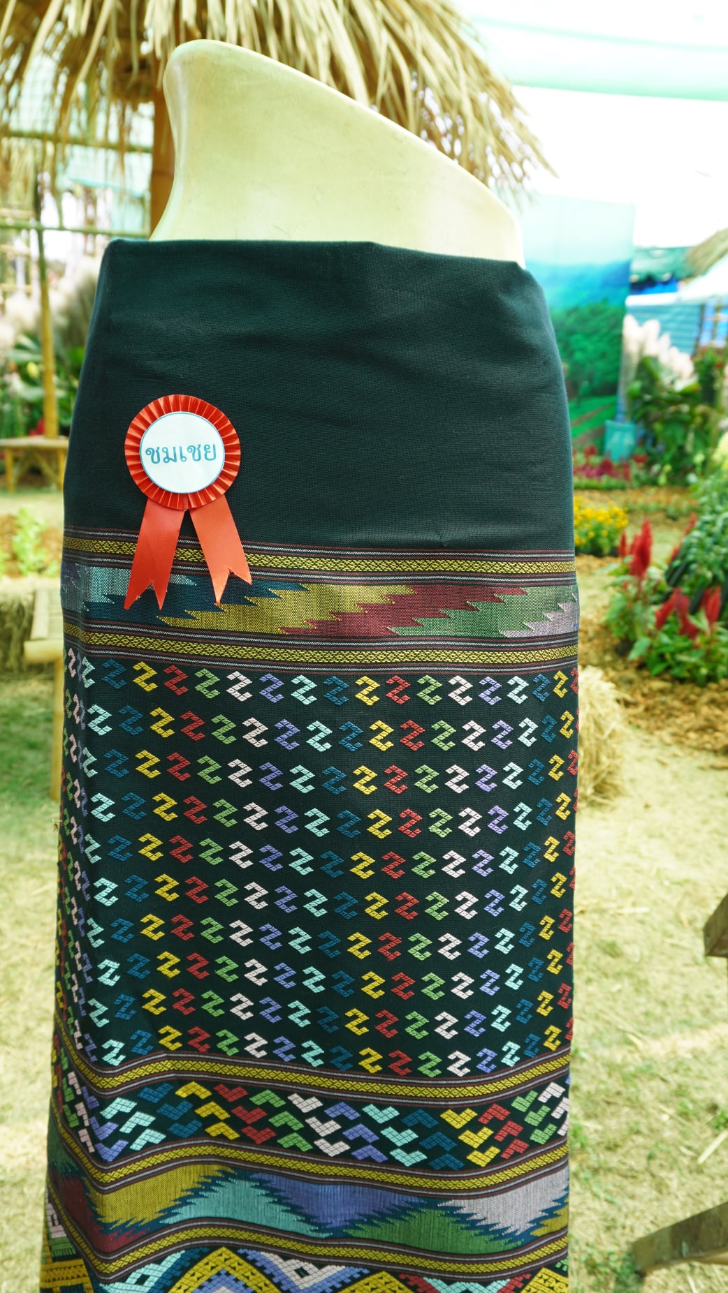 @ที่นี่เมืองน่าน@ ชมรมแม่บ้านมหาดไทยจังหวัดน่าน สนับสนุนการประกวด ผ้าลายพระราชทาน “ผ้าลายขอเจ้าฟ้าสิริวัณณวรีฯ” ในงานประจำปีและของดีเมืองน่าน ประจำปี 2565