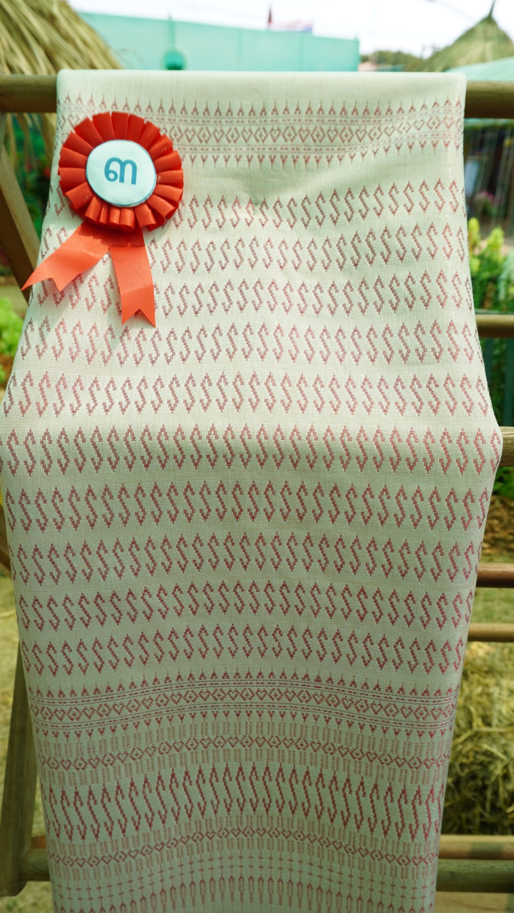 @ที่นี่เมืองน่าน@ ชมรมแม่บ้านมหาดไทยจังหวัดน่าน สนับสนุนการประกวด ผ้าลายพระราชทาน “ผ้าลายขอเจ้าฟ้าสิริวัณณวรีฯ” ในงานประจำปีและของดีเมืองน่าน ประจำปี 2565