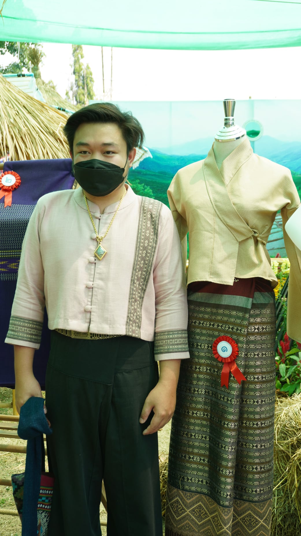 @ที่นี่เมืองน่าน@ ชมรมแม่บ้านมหาดไทยจังหวัดน่าน สนับสนุนการประกวด ผ้าลายพระราชทาน “ผ้าลายขอเจ้าฟ้าสิริวัณณวรีฯ” ในงานประจำปีและของดีเมืองน่าน ประจำปี 2565