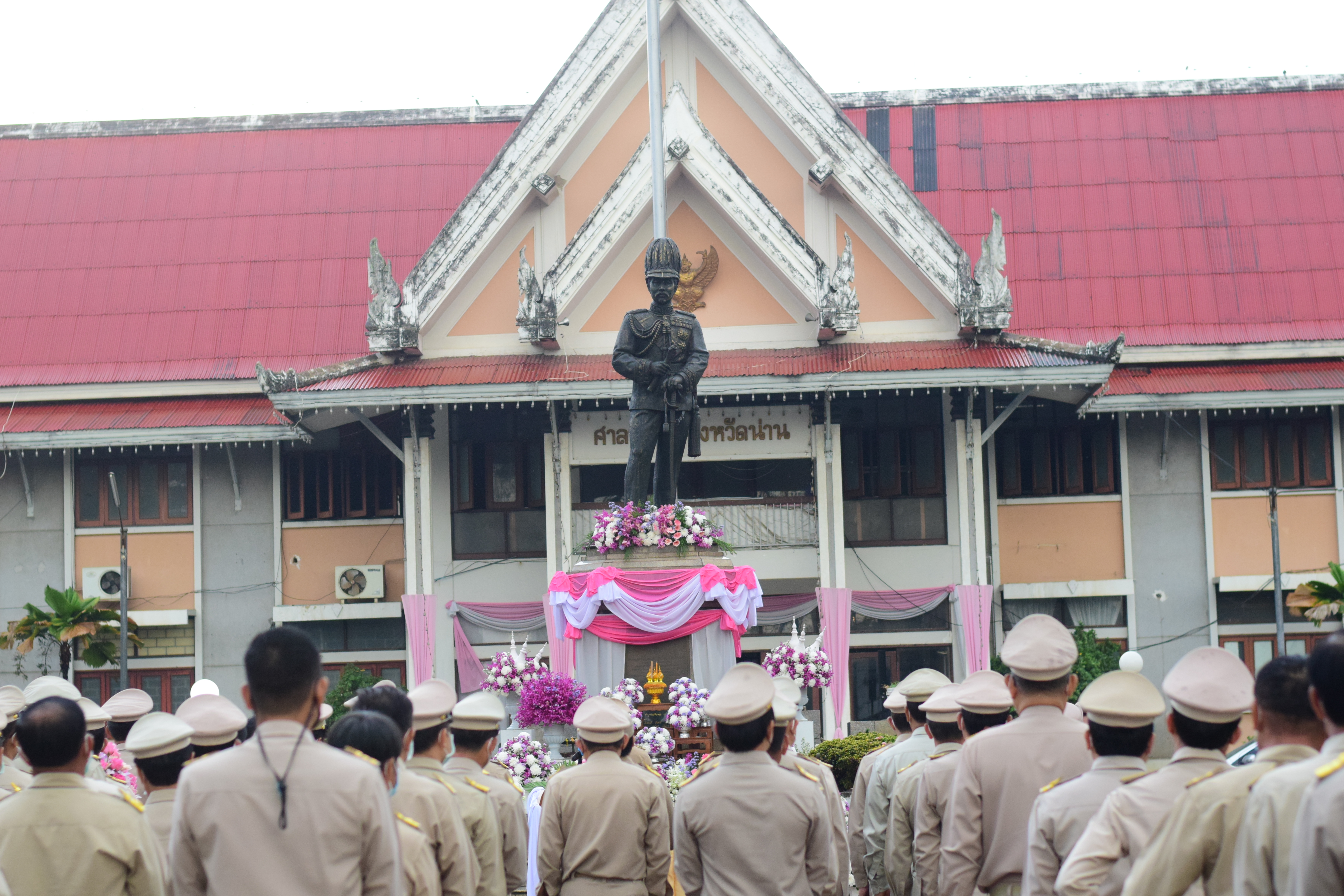@ที่นี่เมืองน่าน@ จังหวัดน่าน จัดกิจกรรมวันท้องถิ่นไทย ประจำปี 2565 เพื่อรำลึกถึงพระมหากรุณาธิคุณ พระบาทสมเด็จพระจุลจอมเกล้าเจ้าอยู่หัว รัชกาลที่ 5