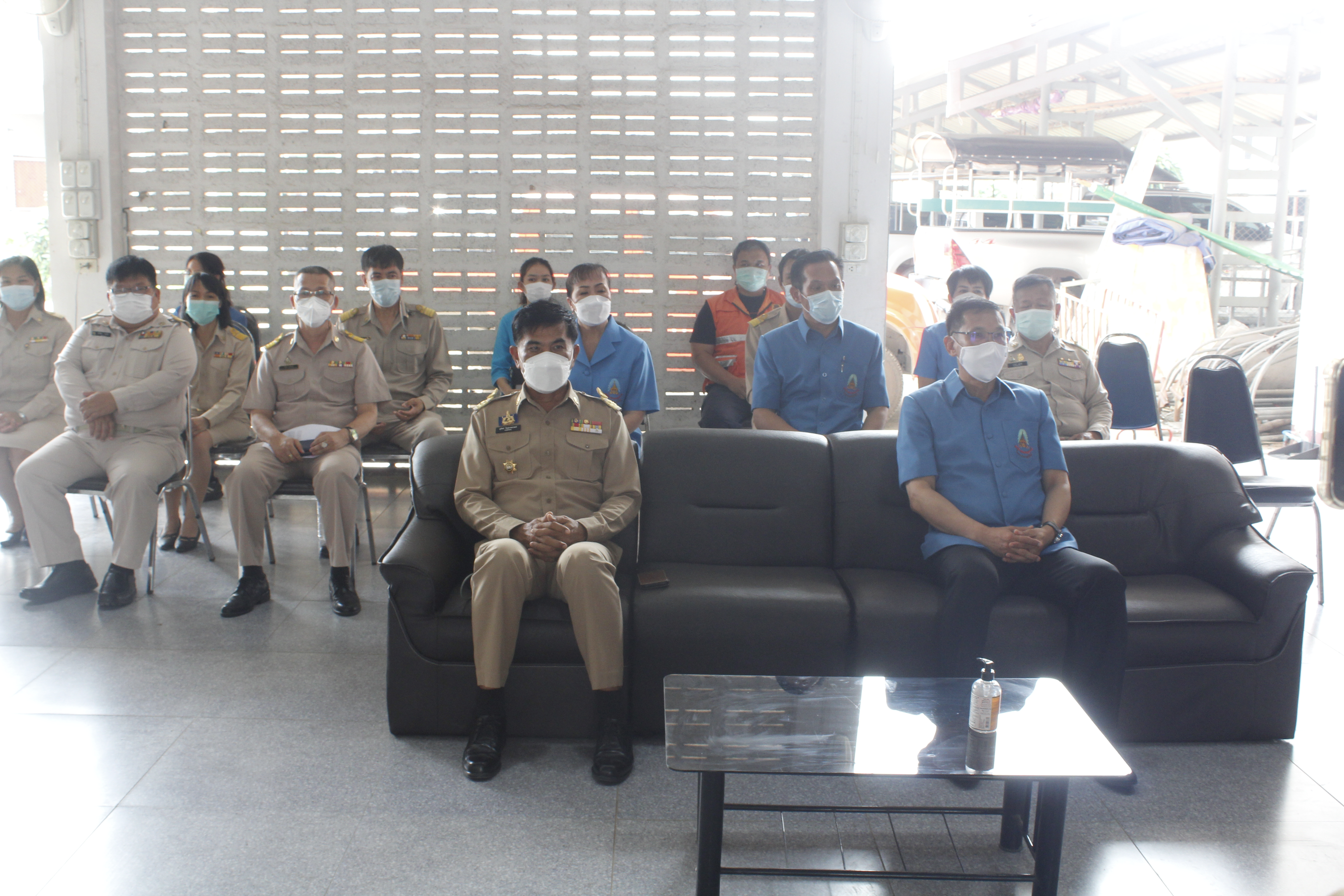 @ที่นี่เมืองน่าน@ พช.น่าน ร่วมพิธีมอบเงินสำรองจ่ายมูลนิธิราชประชานุเคราะห์ ในพระบรมราชูปถัมภ์ แก่ผู้ประสบอัคคีภัยในพื้นที่อำเภอท่าวังผา